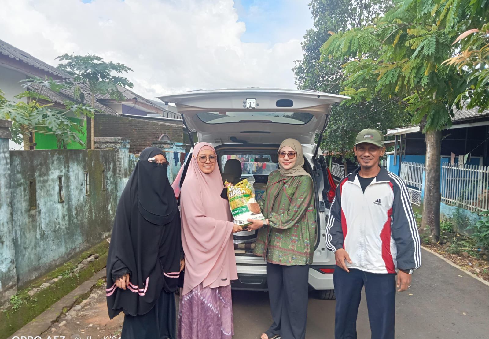 Anggota DPRD Makassar Umiyati Kunjungi Lokasi Banjir Perumnas Antang