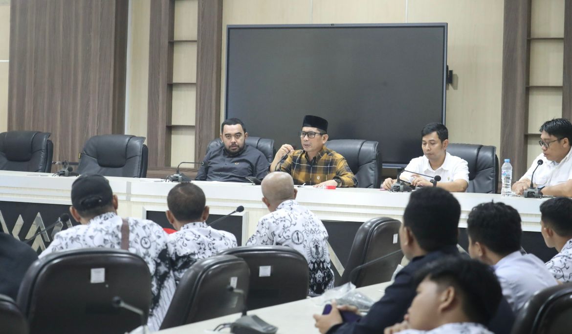 Miris, Enam Bulan Tunjangan Guru Tak Cair Dewan Makassar Desak Pemkot Bertindak