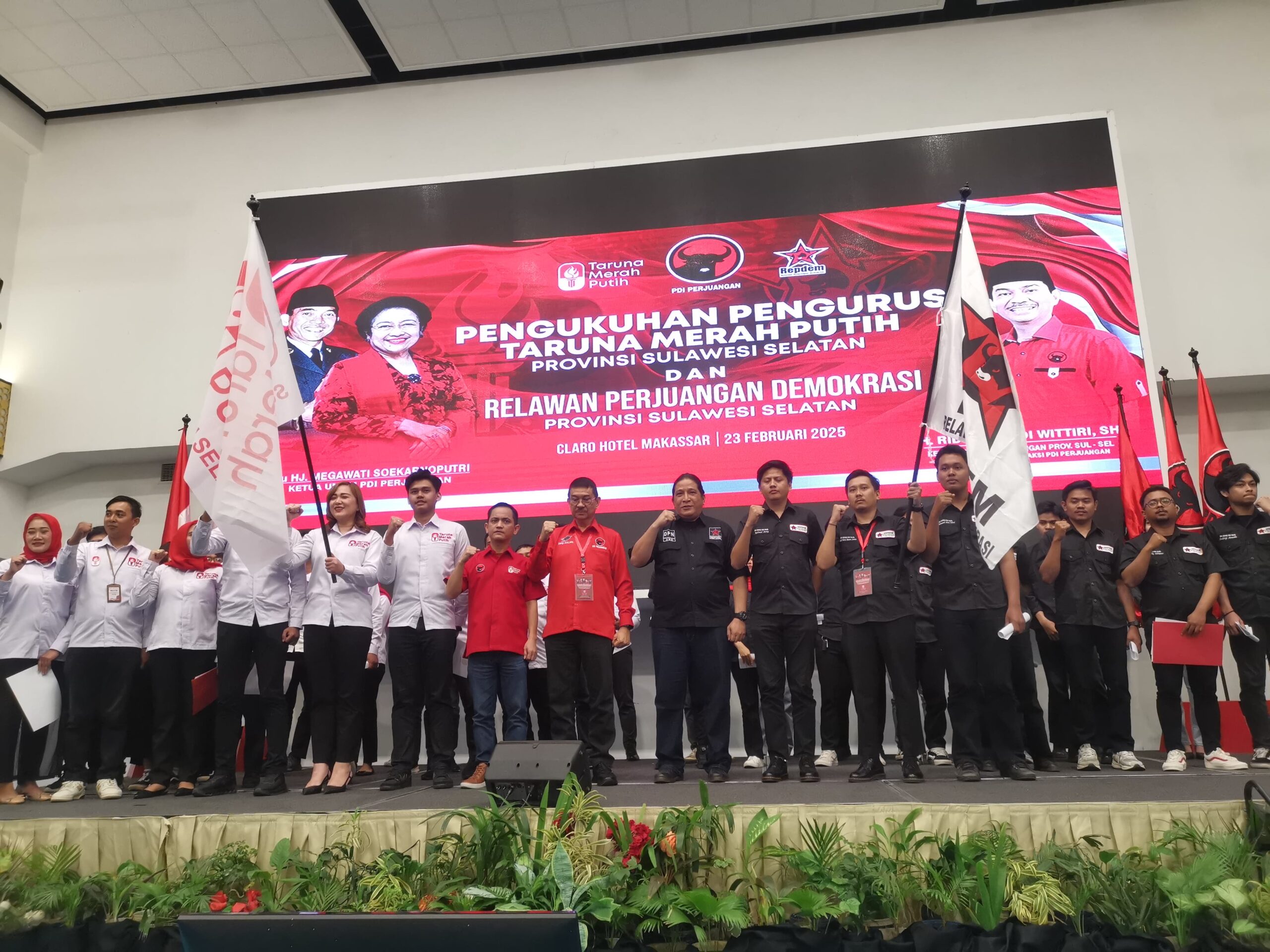 ARW Kukuhkan Struktur Pengurus Dua Sayap Partai Sulsel