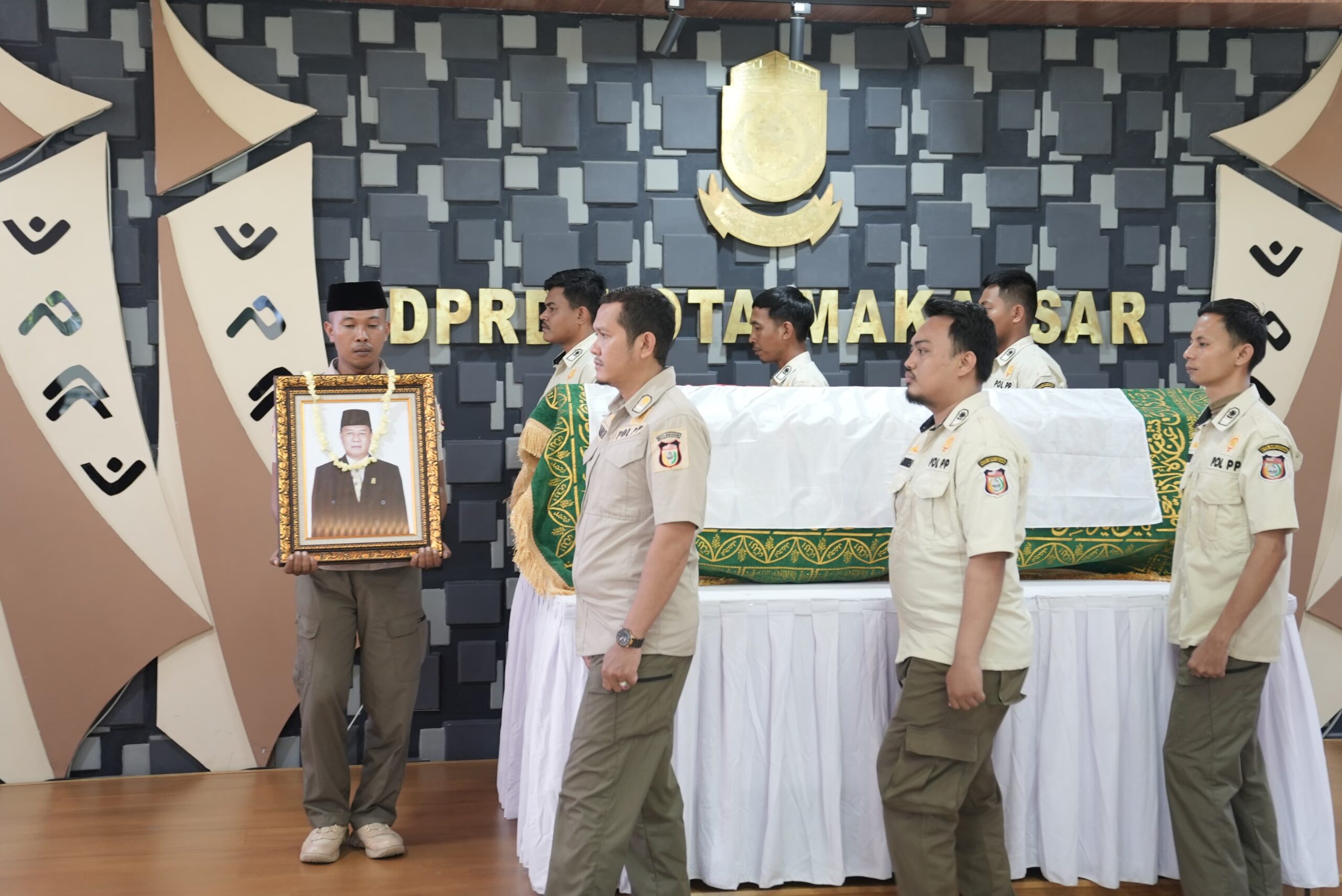 Melepas Jenazah Ruslan Mahmud, Wali Kota Munafri: Almarhum Figur Politisi yang Militan