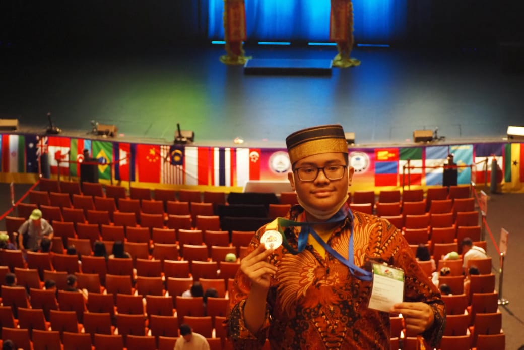 MAN 2 Makassar Ukir Prestasi Membanggakan, Sabet Medali Olimpiade Matematika Internasional