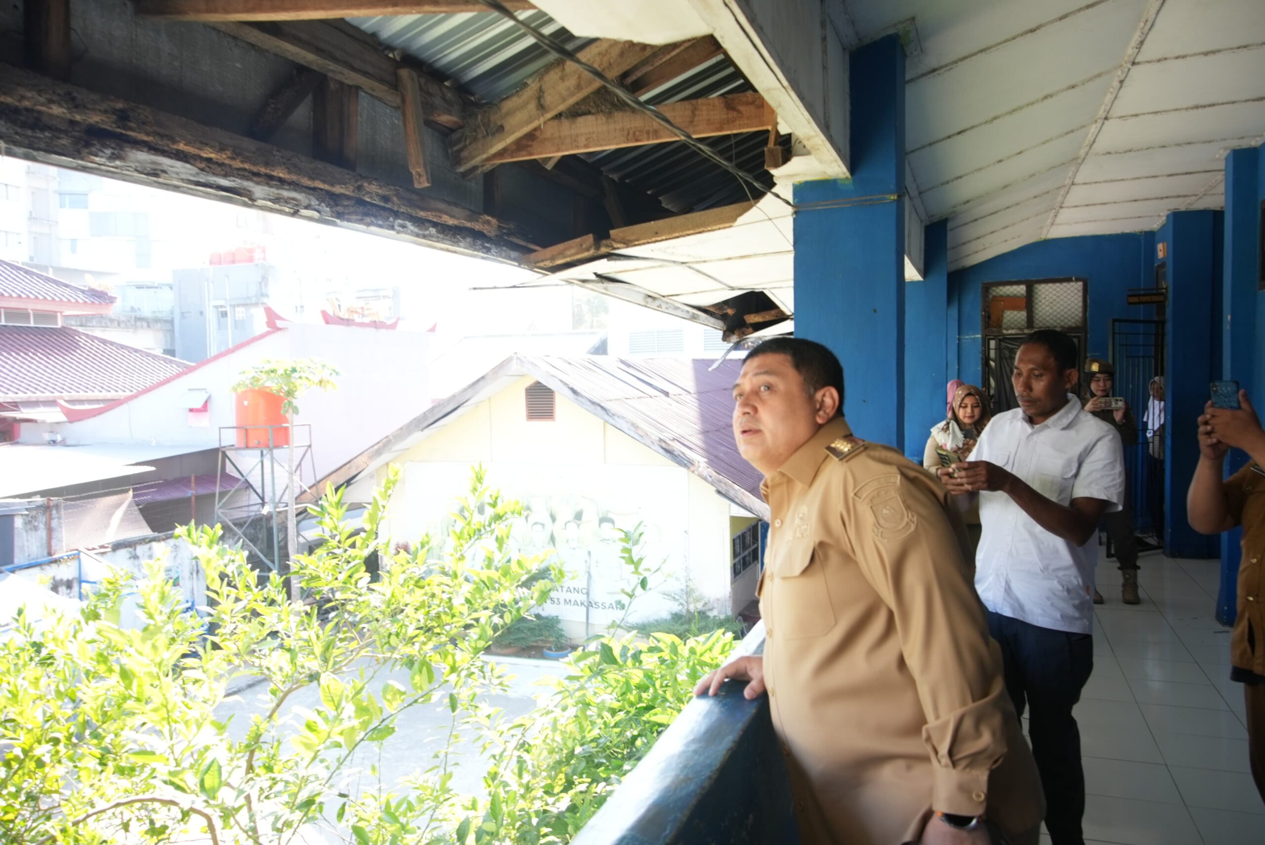 Wali Kota Makassar Sidak SMPN 53, Fasilitas Buruk, Janjikan Perbaikan