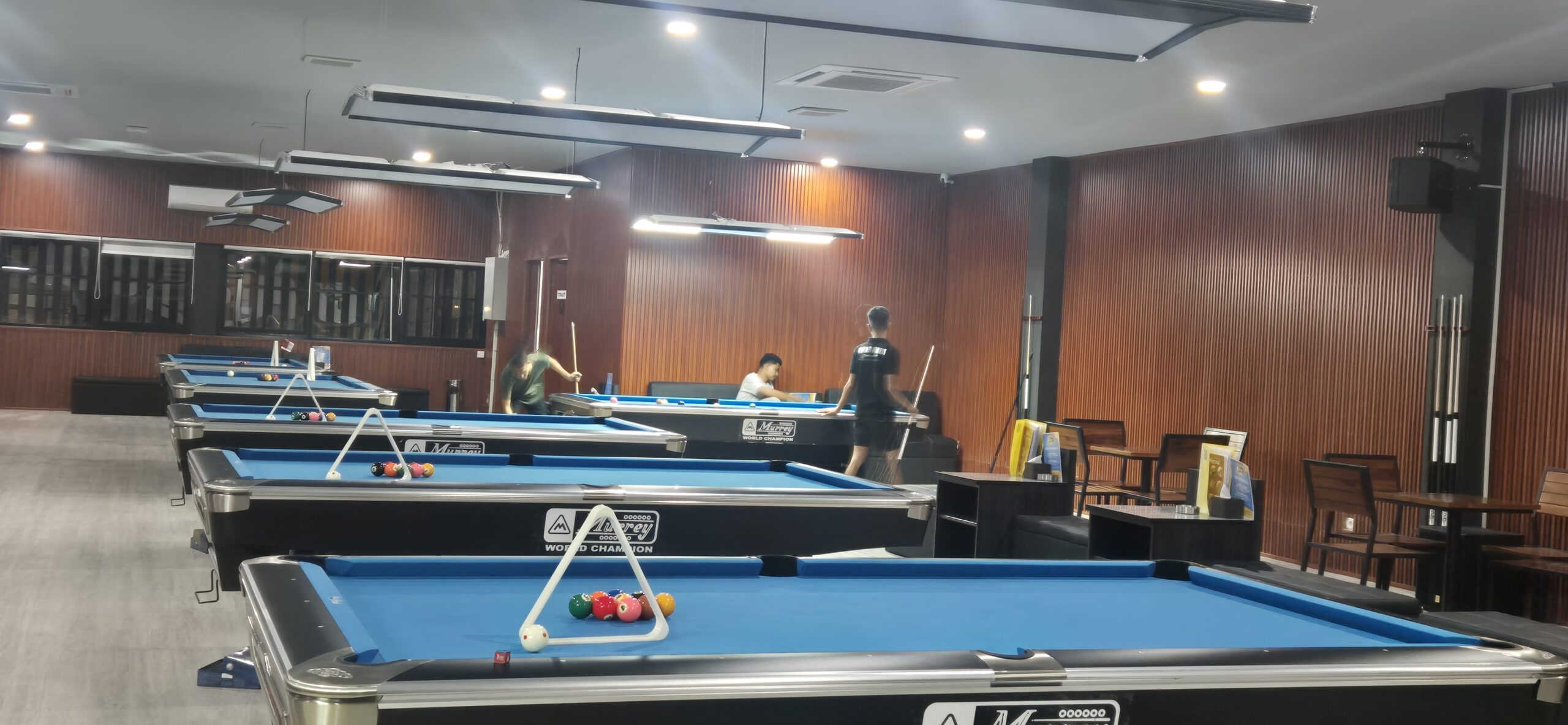 Padukan Konsep Cafe-Food Court, Amoka 888 Biliard Hadir di Makassar