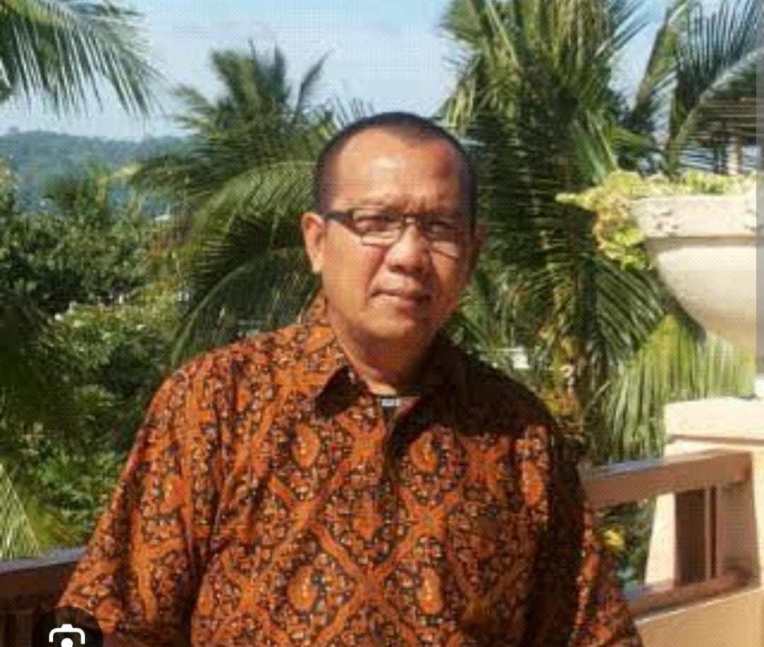 Eks Ketua Dewan Pendidikan Sulsel, Seragam Gratis Pemkot Makassar Layak Diapresiasi