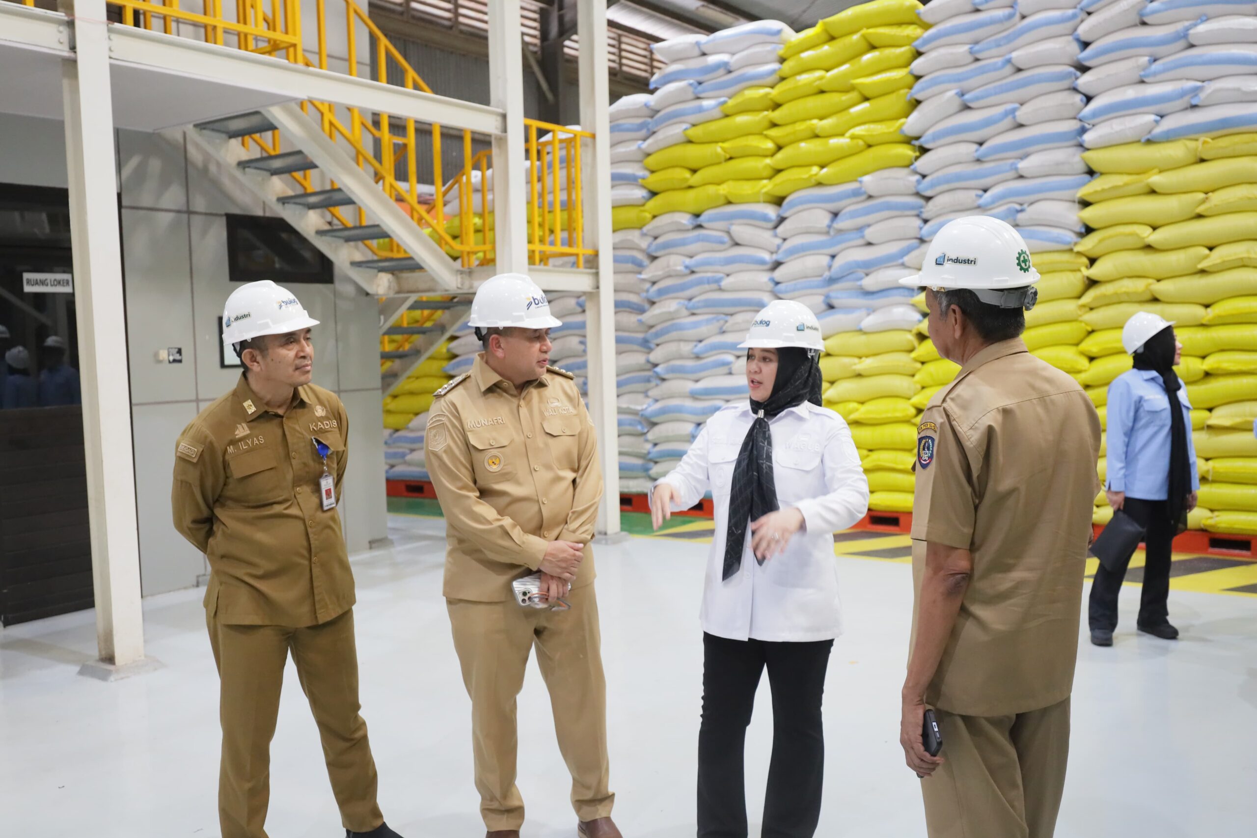Bulog Makassar Dikunjungi Komisi IV DPR RI, Stok Beras Aman Terkendali