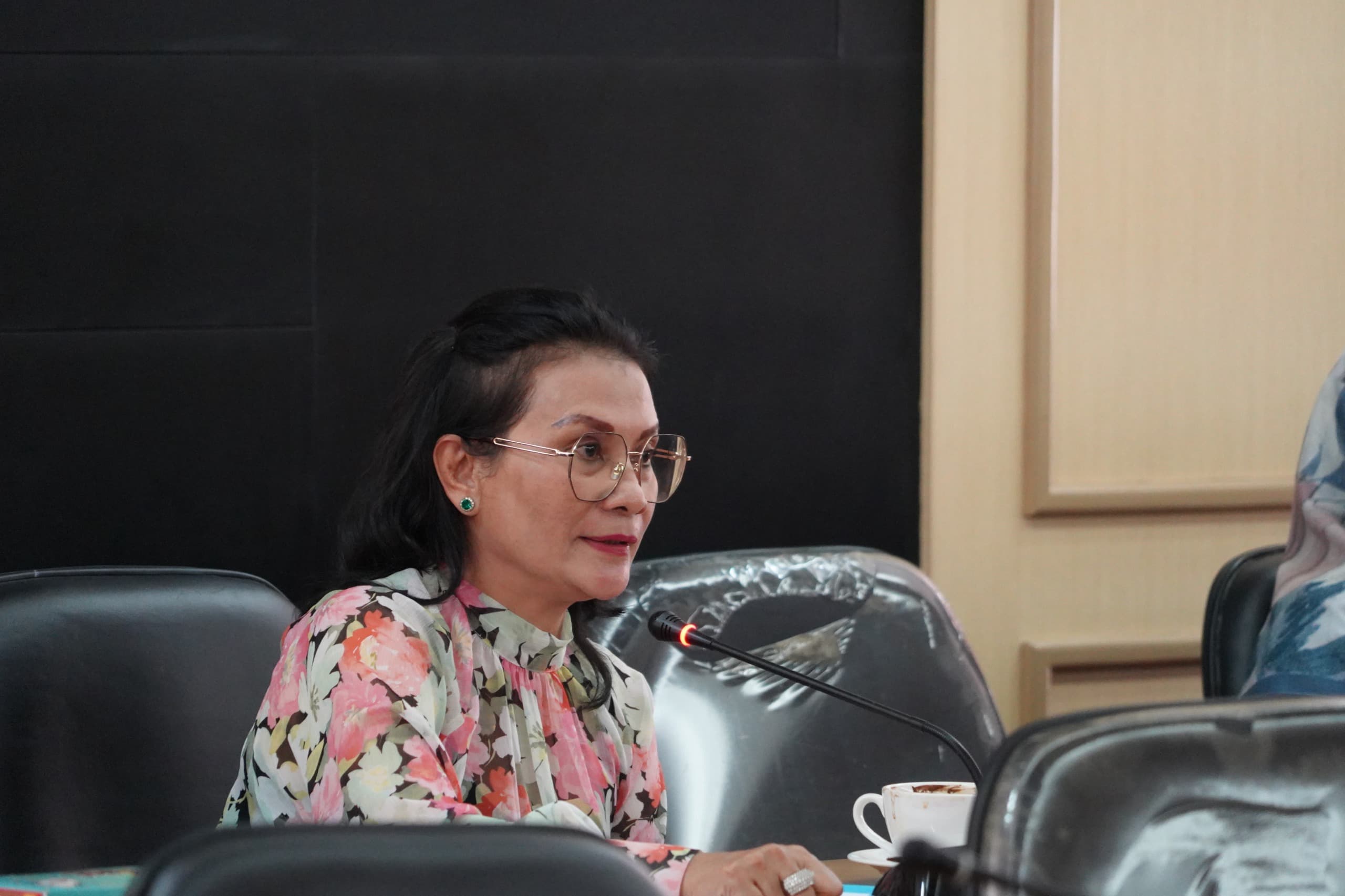 Firmina Ingatkan Pemprov Lebih Memperhatikan Kebutuhan Tana Toraja dan Torut Dalam Pemerataan Pembangunan