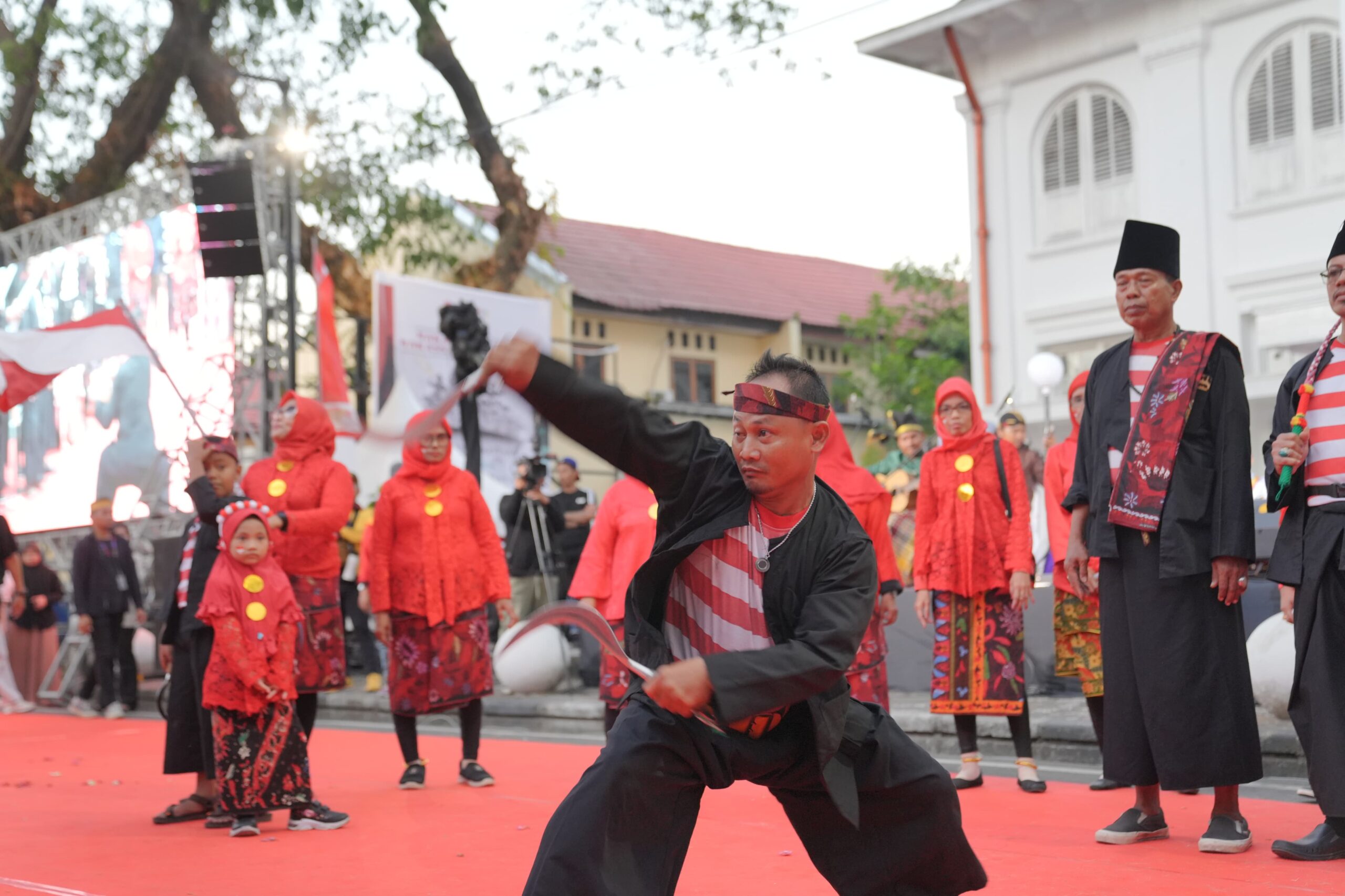 Bersama Ketua TP-PKK, Wali Kota Makassar Buka Perayaan Hari Budaya