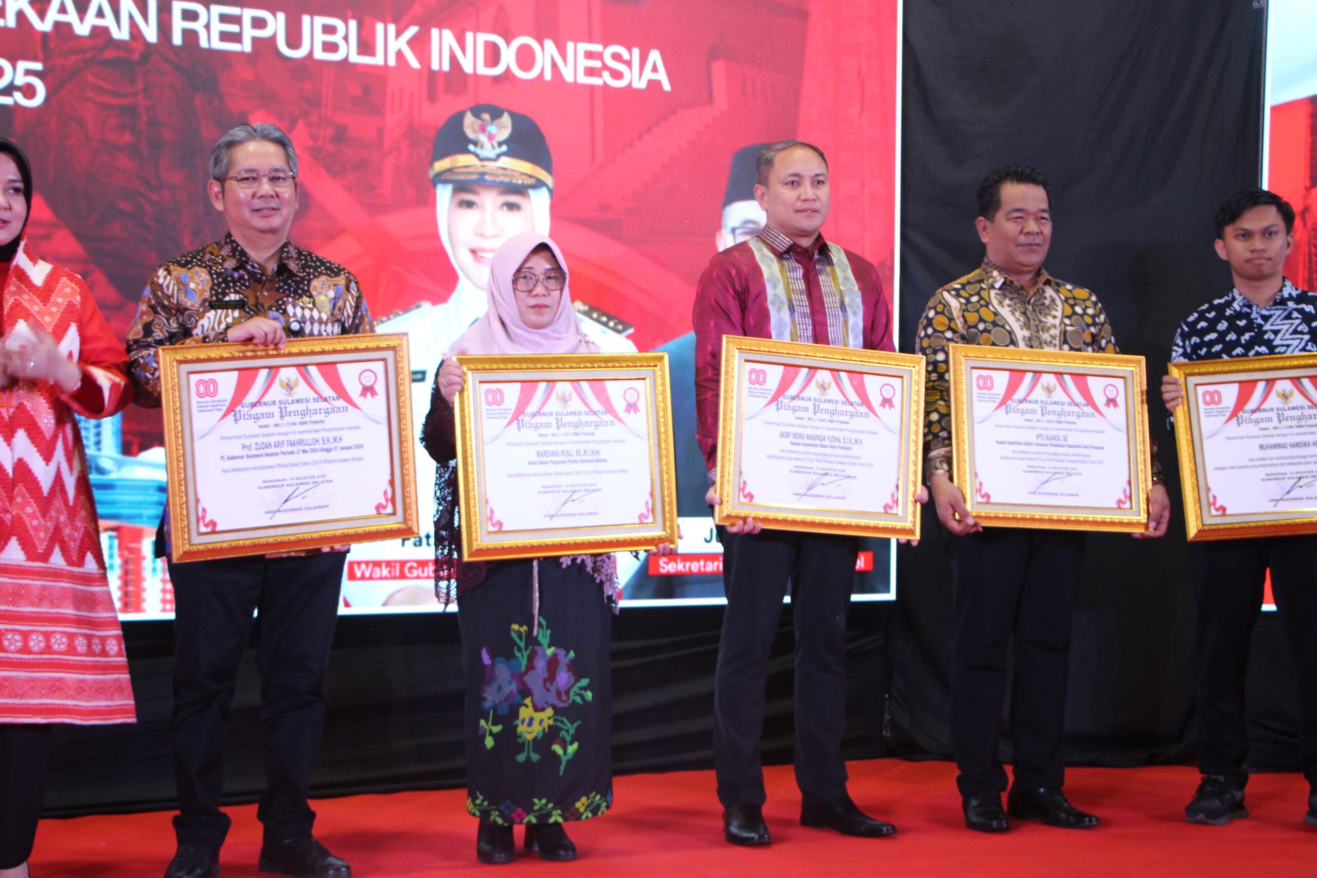 Bawaslu Sulsel dan Palopo Dapat Penghargaan dari Gubernur di HUT Kemerdekaan RI ke-80
