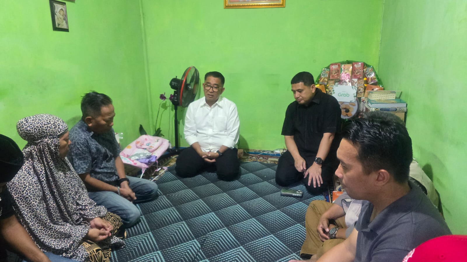 Kunjungan Kemanusiaan: Munafri dan Dirjen Otda Hadir untuk Korban Tragedi DPRD Makassar