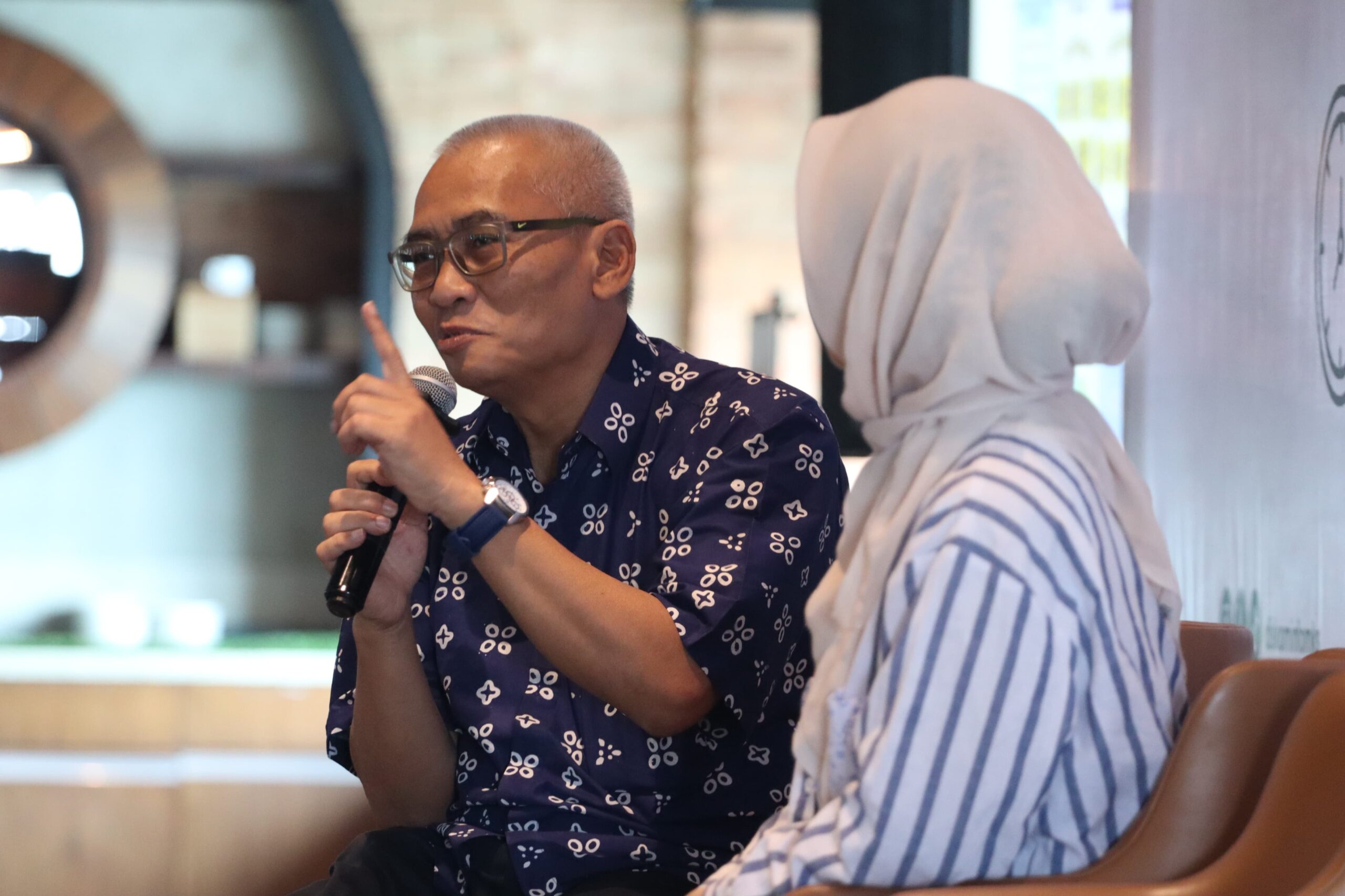 Fokus Informasi ke Interaksi Publik, Diskominfo Makassar Hadirkan Ndoro Kakung Praktisi Media Sosial