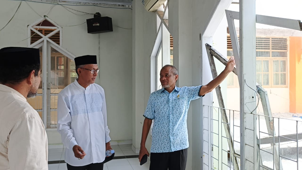 Dihadapan Kadir Halid, Kepsek SMA Negeri 3 Makassar Keluhkan Kemacetan Jalan