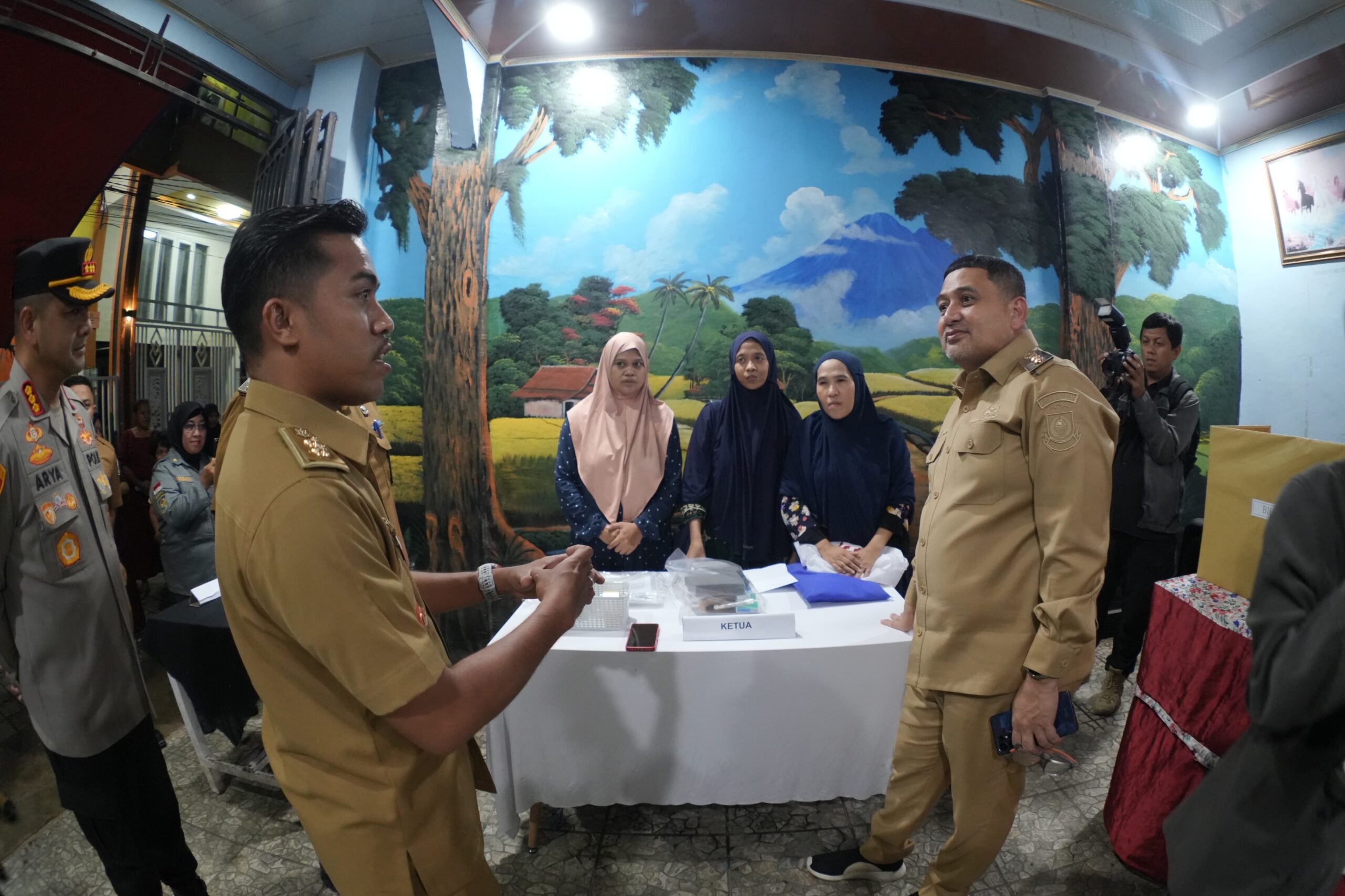 Malam Jelang Pemilihan, Wali Kota Munafri Bersama TNI-Polri Turun Pastikan Keamanan Wilayah
