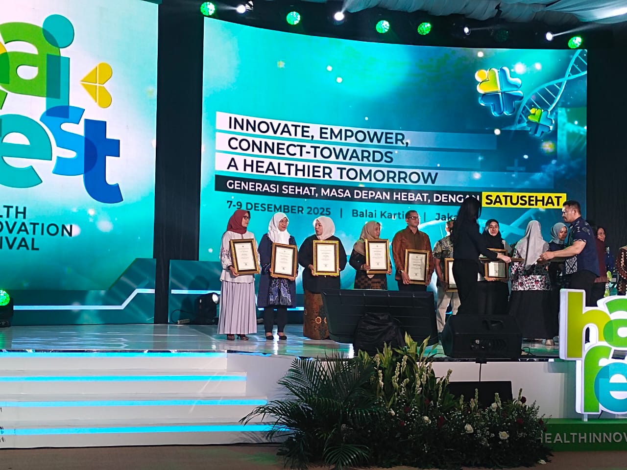 Borong Penghargaan SBBL Terbaik 2025, Pemkot Makassar Komitmen Tingkatkan Layanan Kesehatan Keluarga