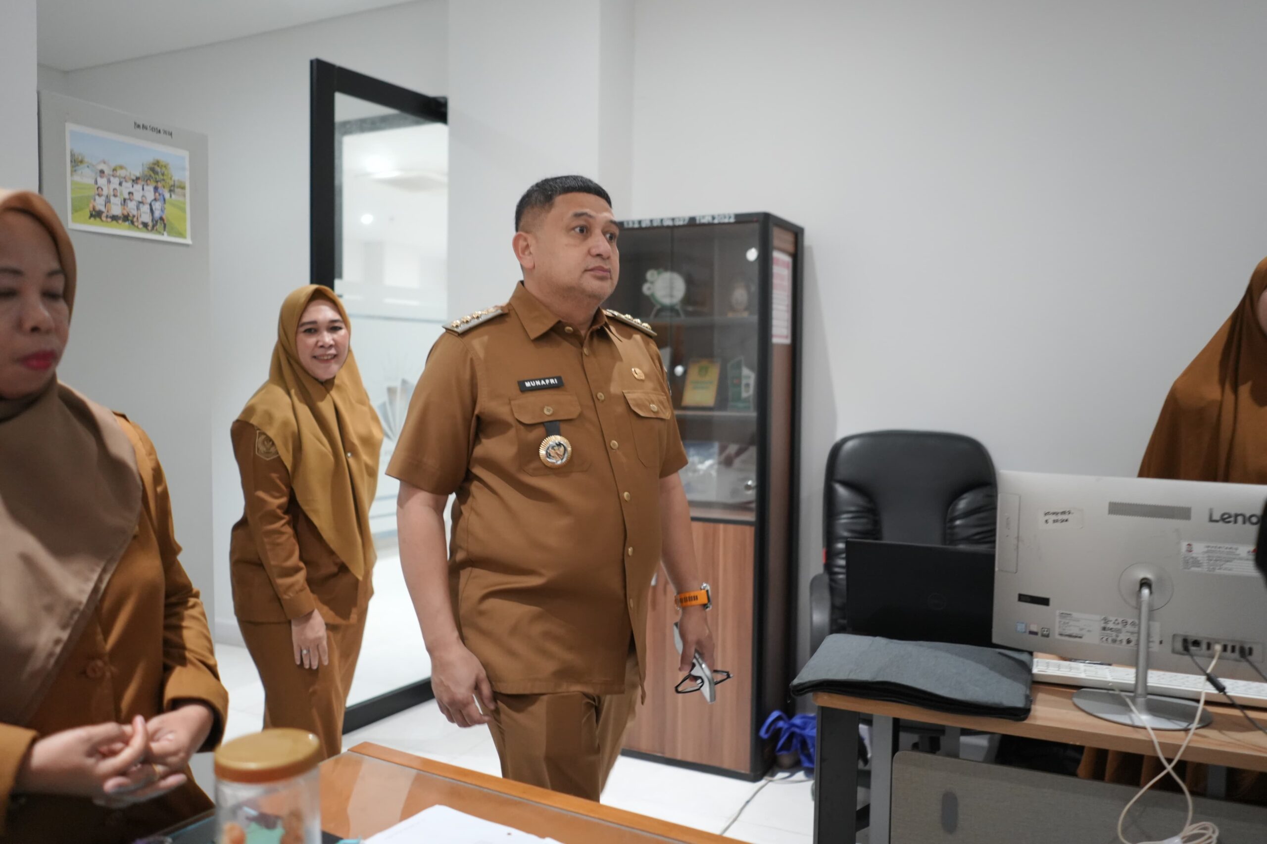 Sisir Balai Kota Lantai demi Lantai, Munafri Tekankan Disiplin dan Pelayanan OPD ke Masyarkat