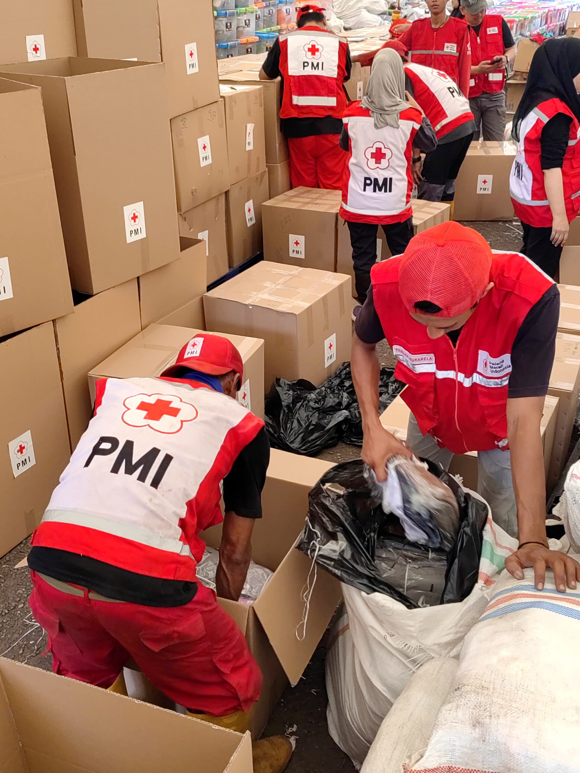 PMI Kirim Puluhan Alat Berat  dan Ribuan Ton Barang di Kapal Kemanusiaan Gelombang Kedua ke Aceh dan Sumatera Utara