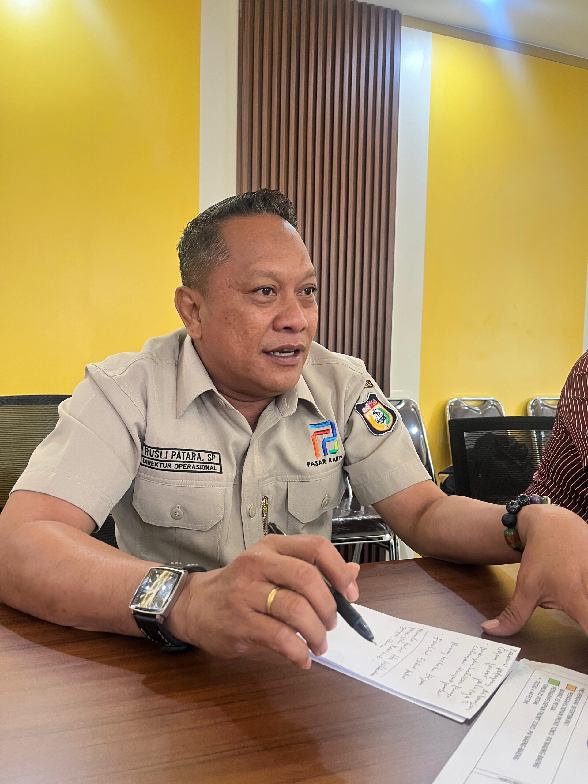 Lapak Ilegal Dijual hingga Rp150 Juta, Perumda Pasar Relokasi Pedagang Pabaeng-baeng