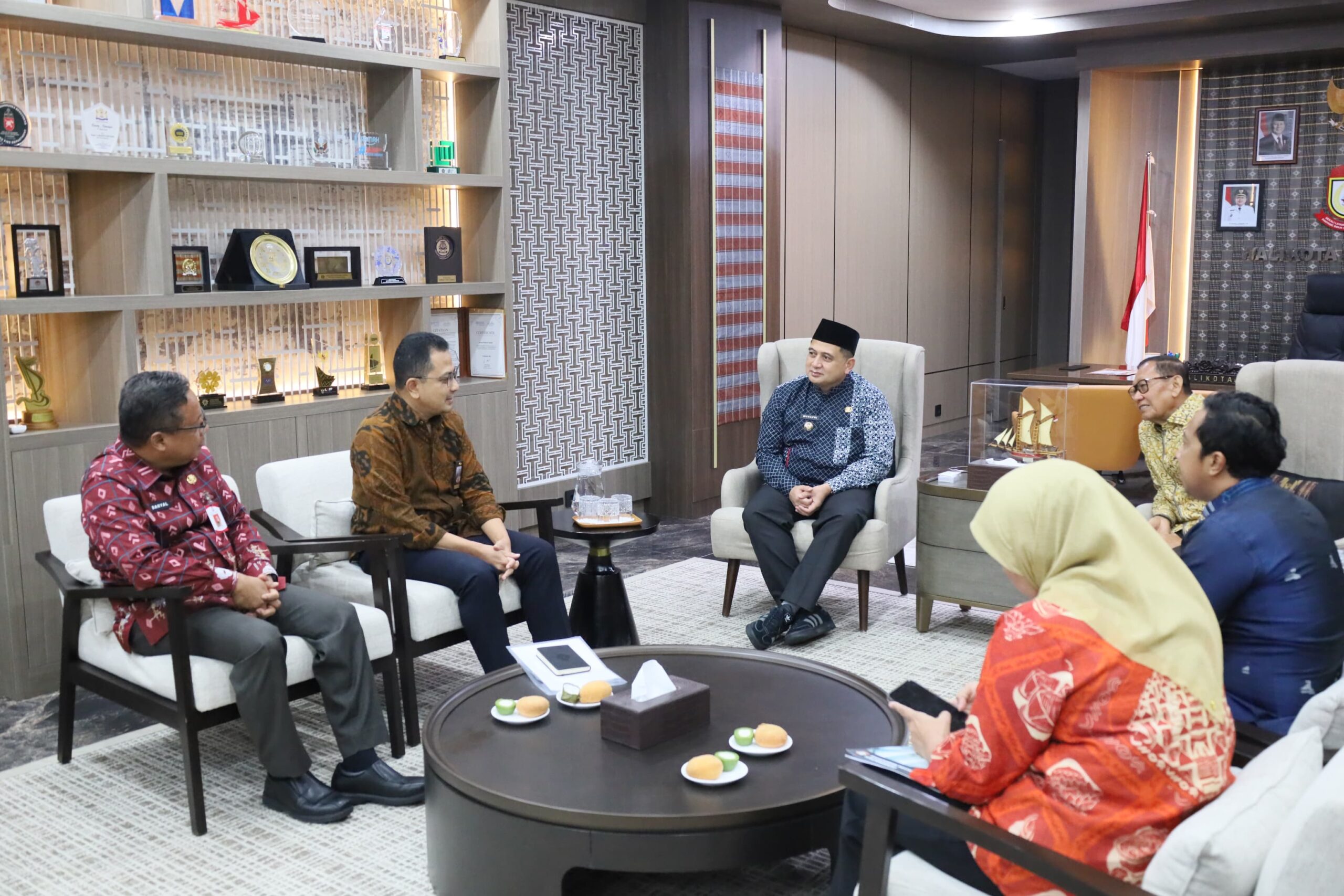 Pusat–Daerah Kompak, Kanal dan Pinggiran Sungai di Makassar Jadi Fokus Dibersihkan