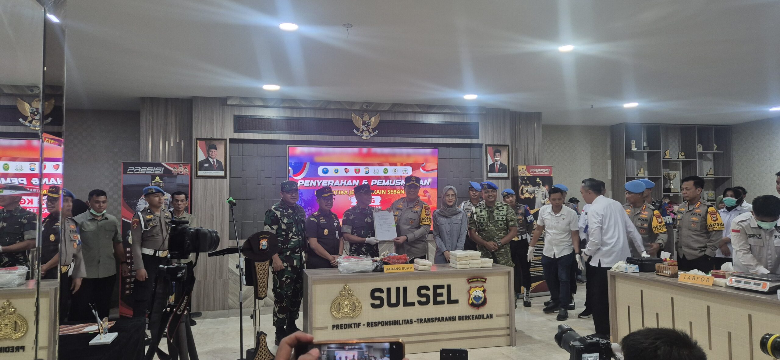 Polda Sulsel Musnahkan Kokain Seberat 25 Kg