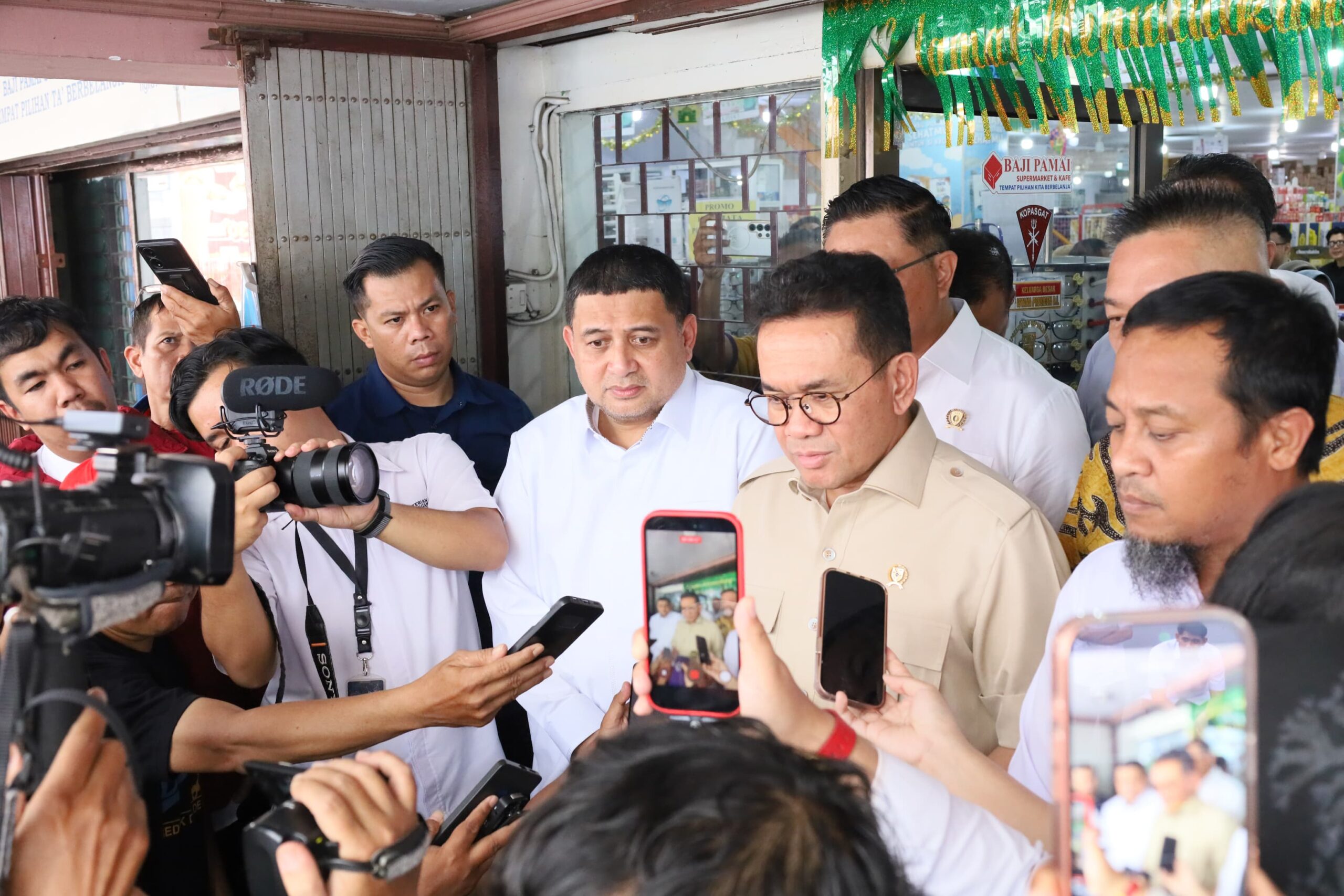 Munafri–Mendag Pantau Pasar Terong hingga Ritel Modern, Harga Pangan Makassar Relatif Terkendali