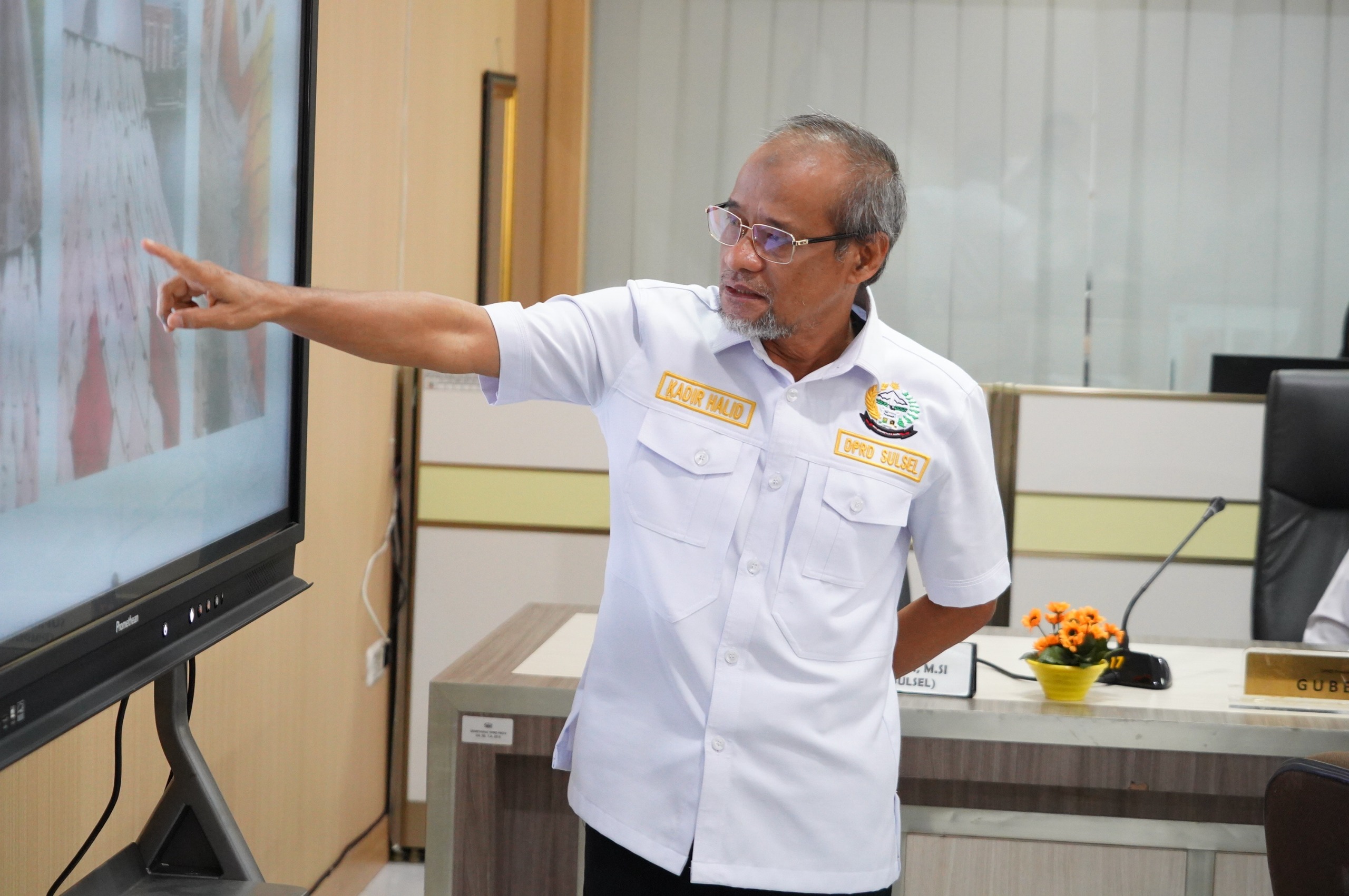 Kadir Halid Geram Kebocoran Masjid 99 Kubah Makin Meluas