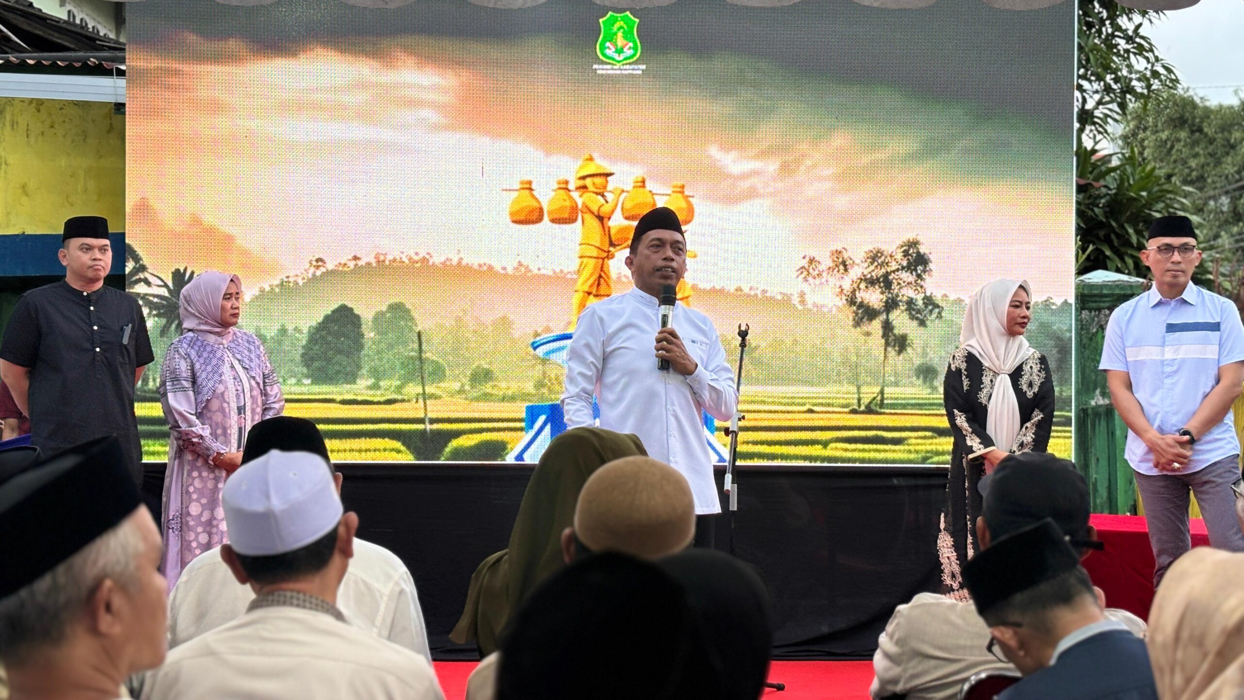 Bukber di Mes Pemda Sidrap, Syaharuddin Alrif Beberkan Penurunan Angka Kemiskinan
