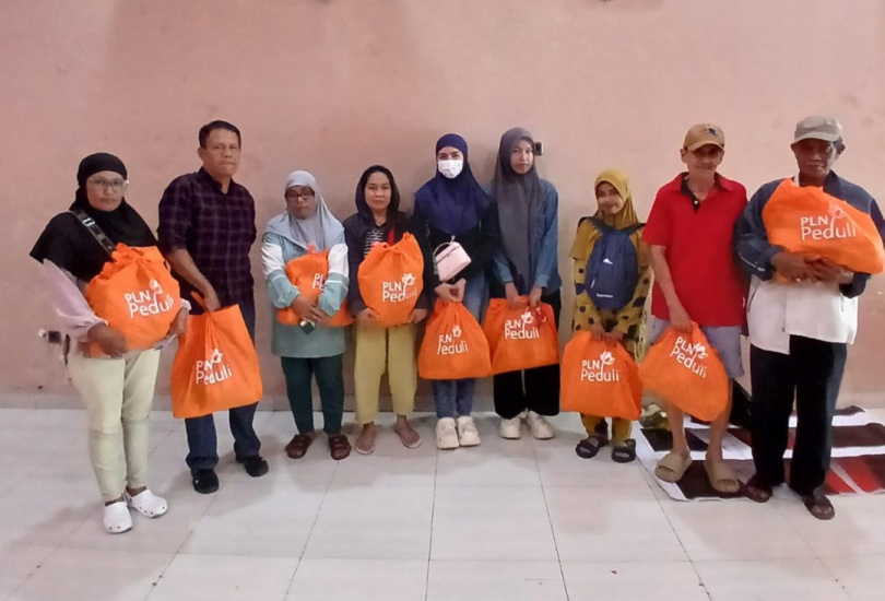 ARW Salurkan Ribuan Paket Sembako Lebaran