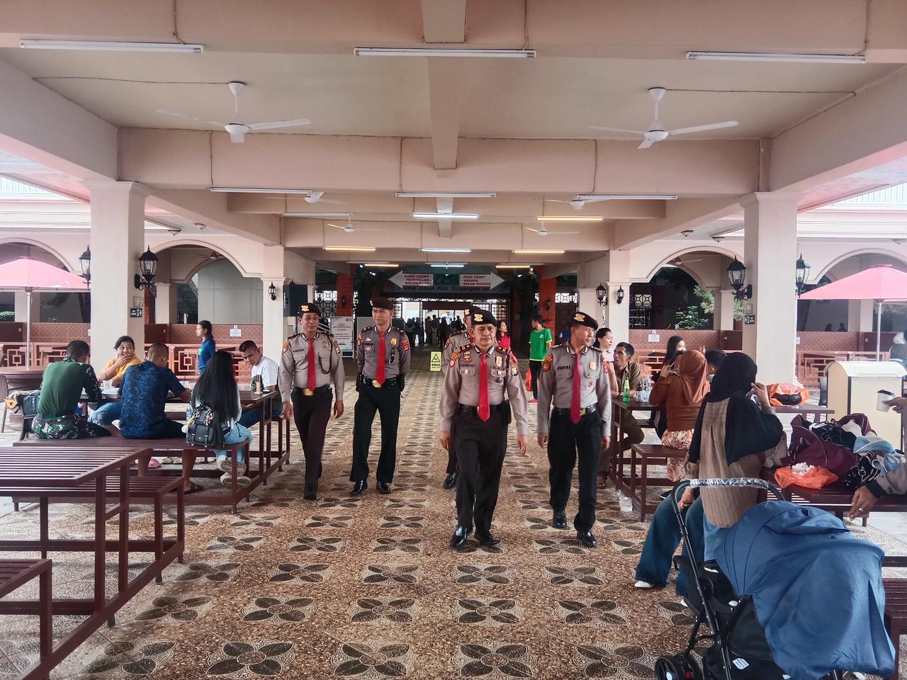 Masih Suasana Idul Fitri, Pengunjung Padati Grand Waterboom Maros