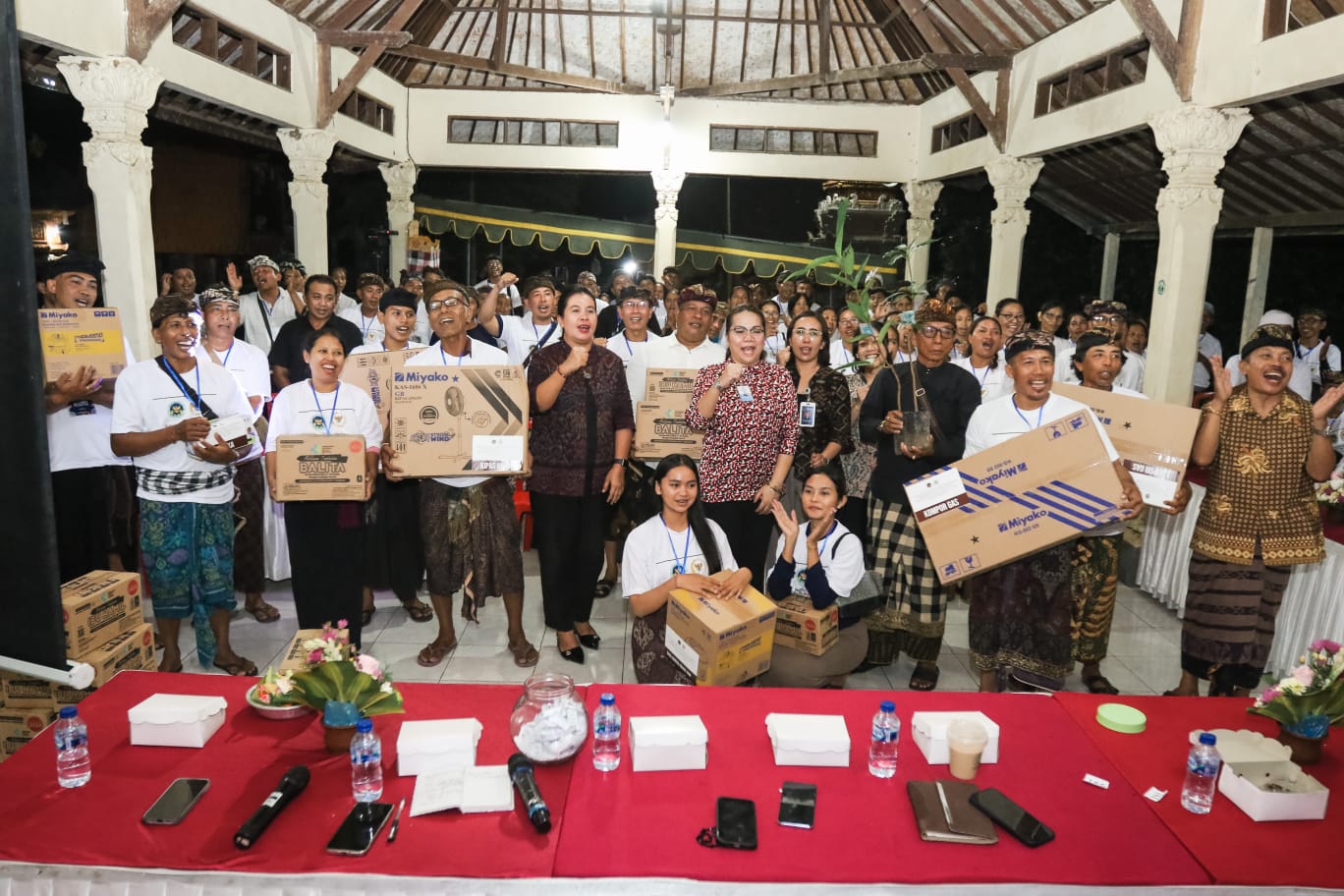 Charles Honoris Dorong Penguatan Edukasi Gizi Melalui Program MBG di Desa Selan Bawak Tabanan