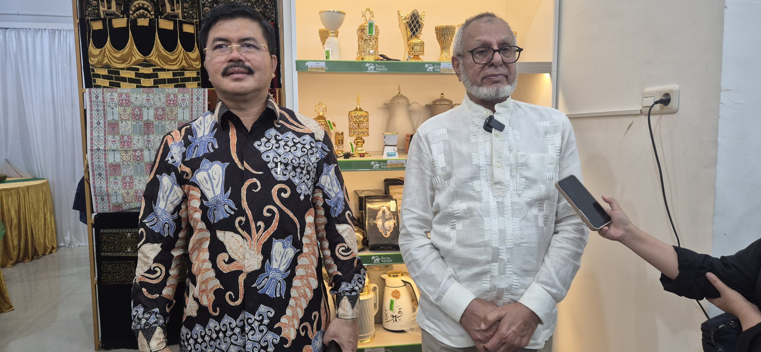 Ingin Ole-ole Khas Timur Tengah, Muhammad Aras Ajak Warga Sulsel  Berbelanja di Bursah Sajadah