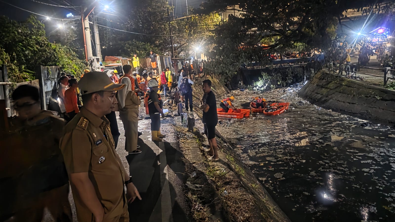 Wali Kota Appi Tangani Aduan Warga, Kanal Karuwisi Bersih Kurang dari Satu Jam