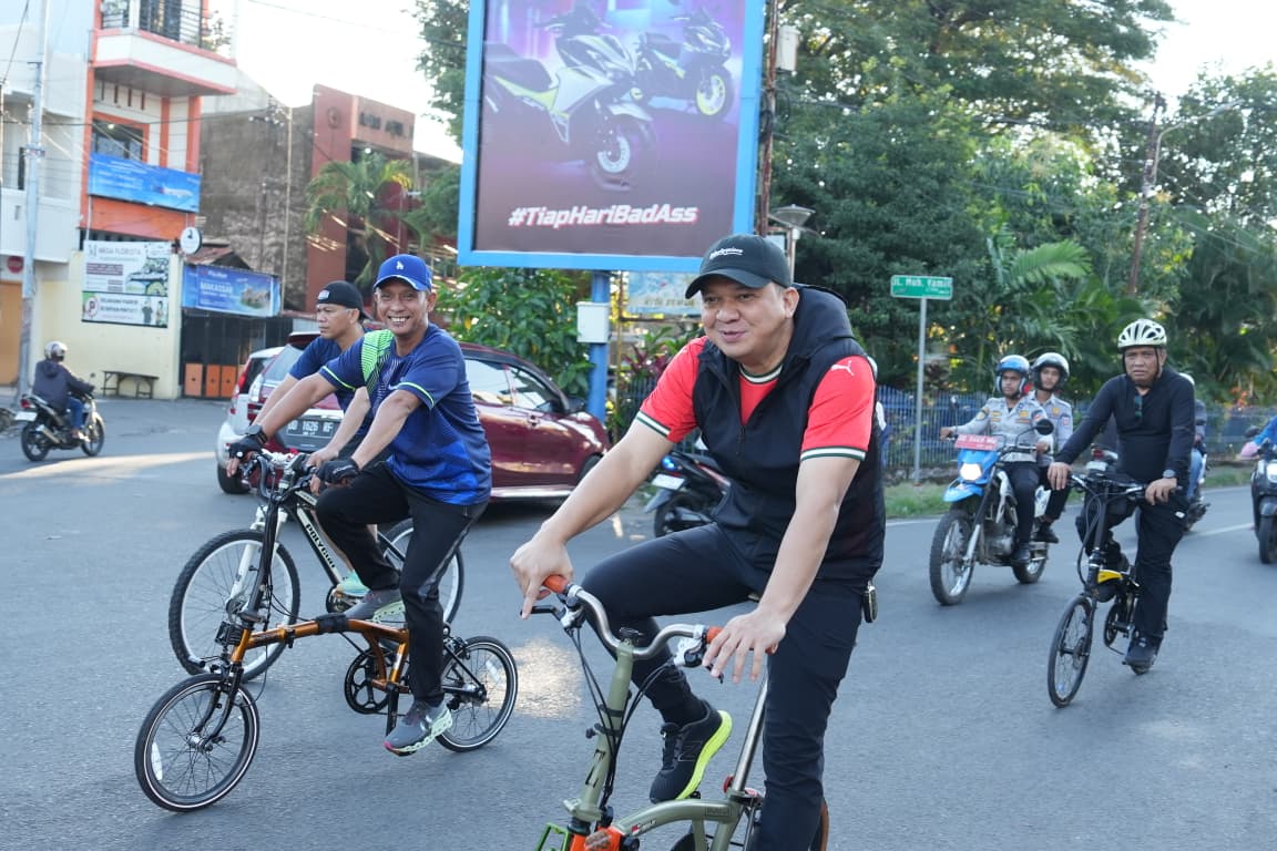 Munafri Bersepeda Keliling Pantau Kebersihan Kota di Tiga Kecamatan