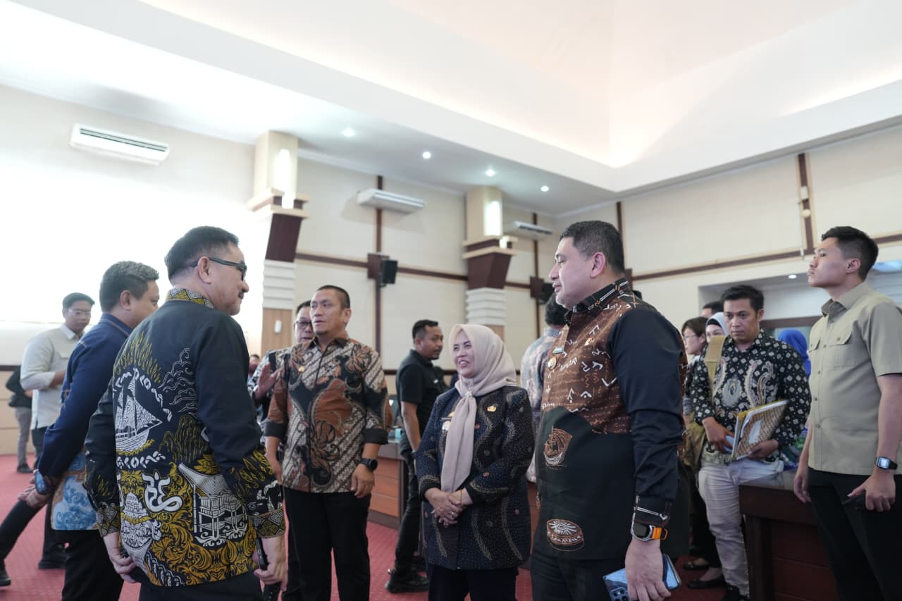 Hadiri Rakor Strategi KIE, Wali Kota Munafri Tegaskan Komitmen Atasi Sampah Makassar