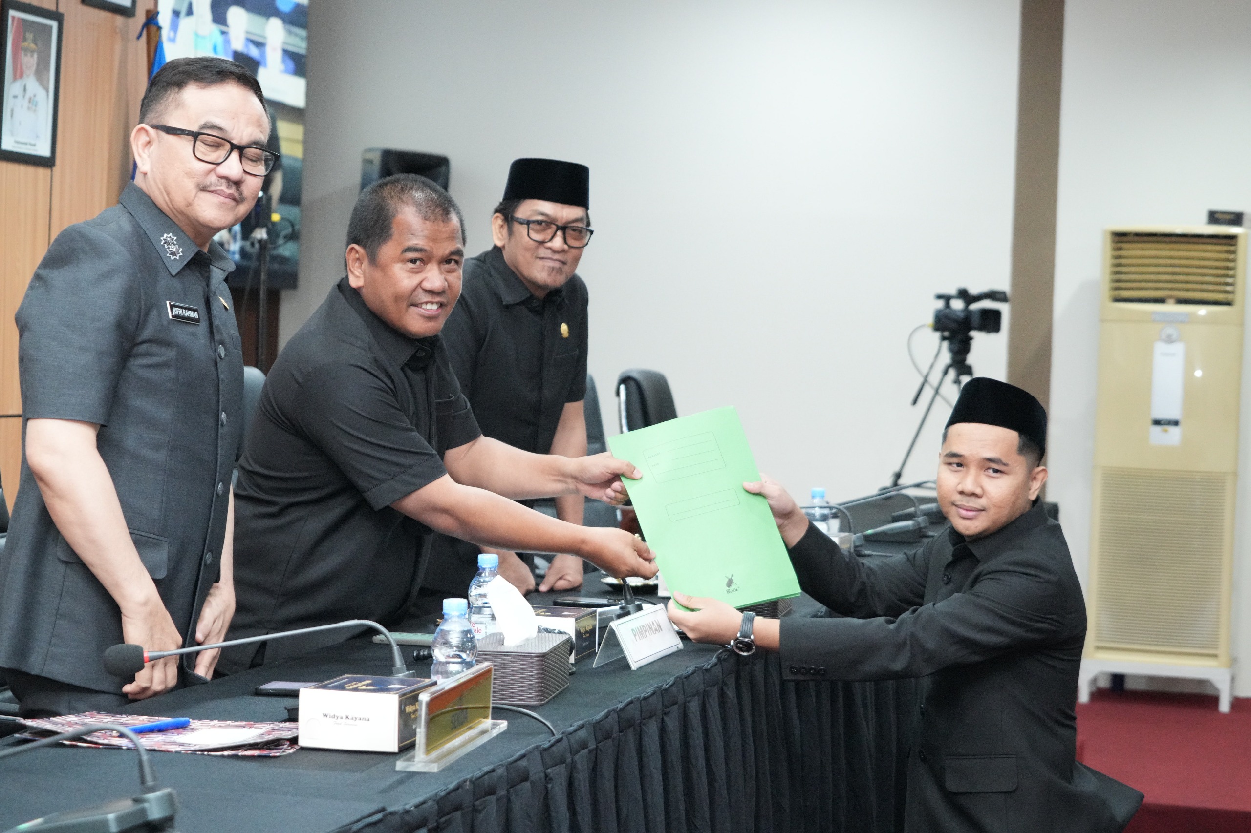 Tiga Fraksi DPRD Sulsel Soroti Raperda Aset dan Pajak: Jangan Hanya Kejar PAD, Abaikan Rakyat