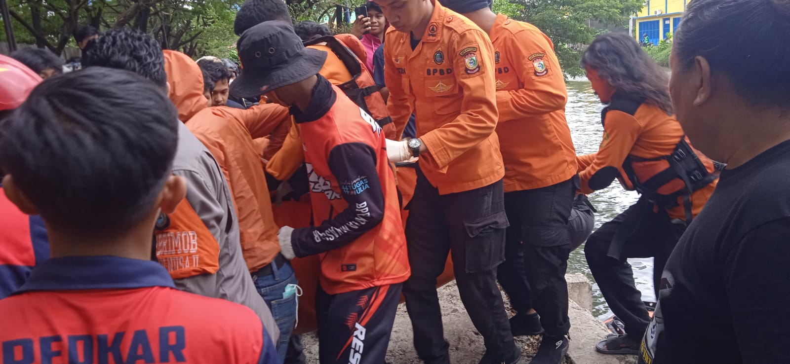 Tim SAR Temukan Petugas Kebersihan Meninggal di Kanal Pampang