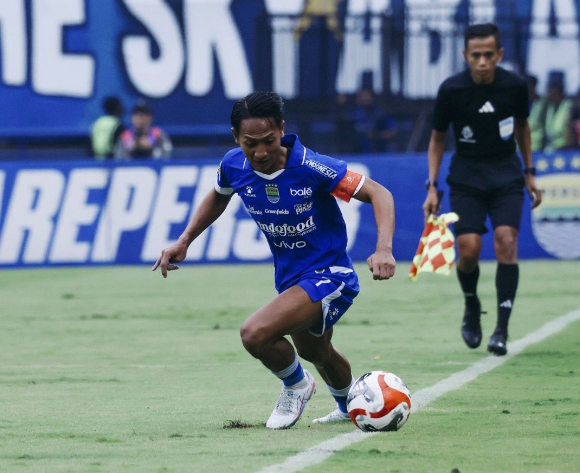Cetak Sejarah! Persib Bandung Hattrick Juara Liga Indonesia, Persis Solo Merana Degradasi ke Liga 2