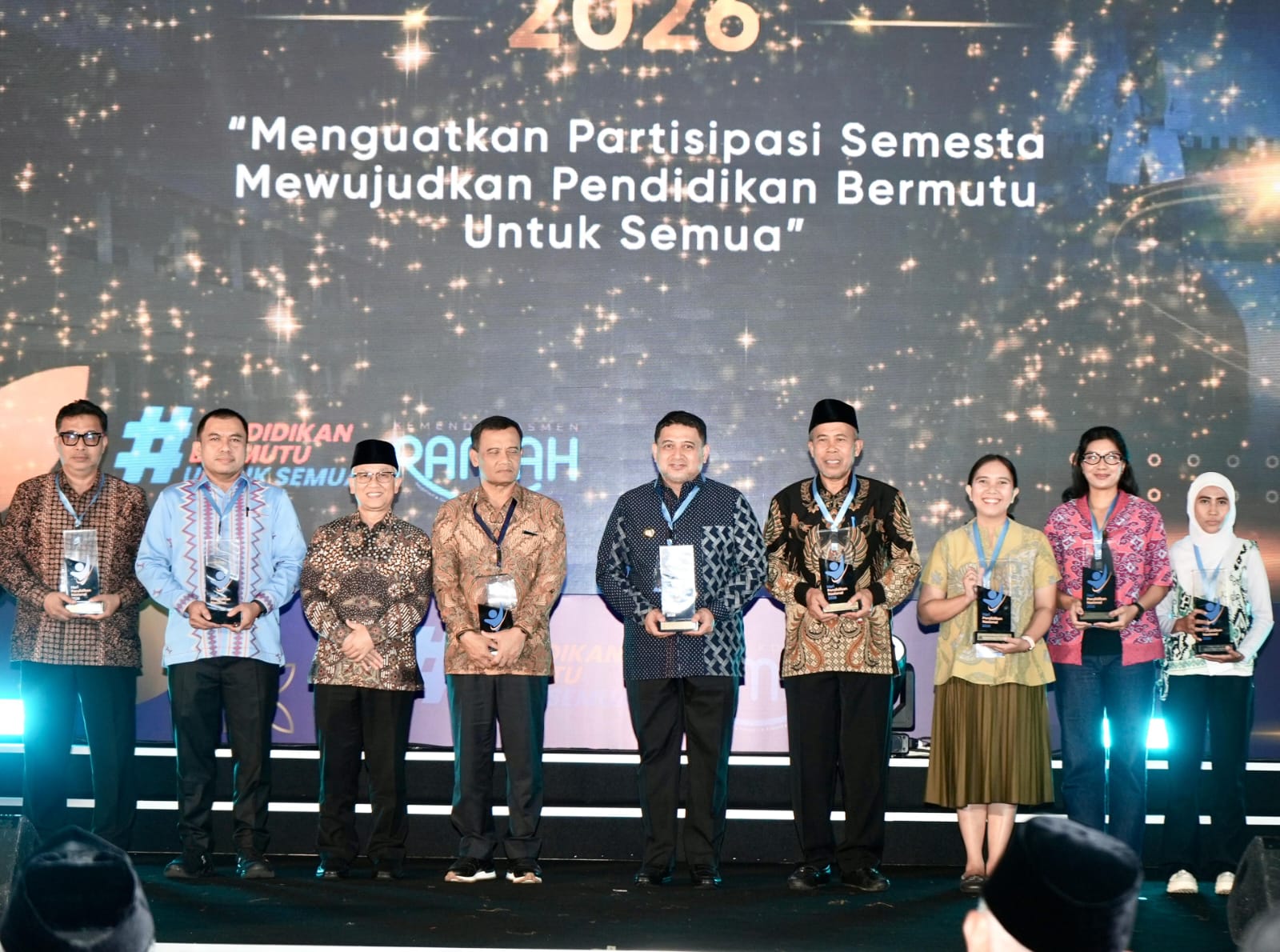 Munafri Terima Penghargaan Nasional, Pemkot Makassar Dinilai Sukses Jalankan Wajib Belajar 13 Tahun