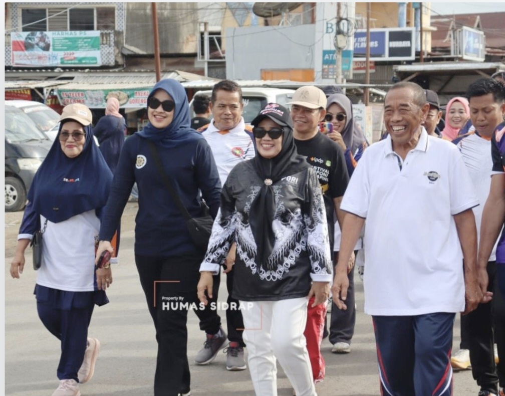 Meriah! Jalan Santai Peringati Hardiknas di Tellu Limpoe Sidrap Dibanjiri Peserta