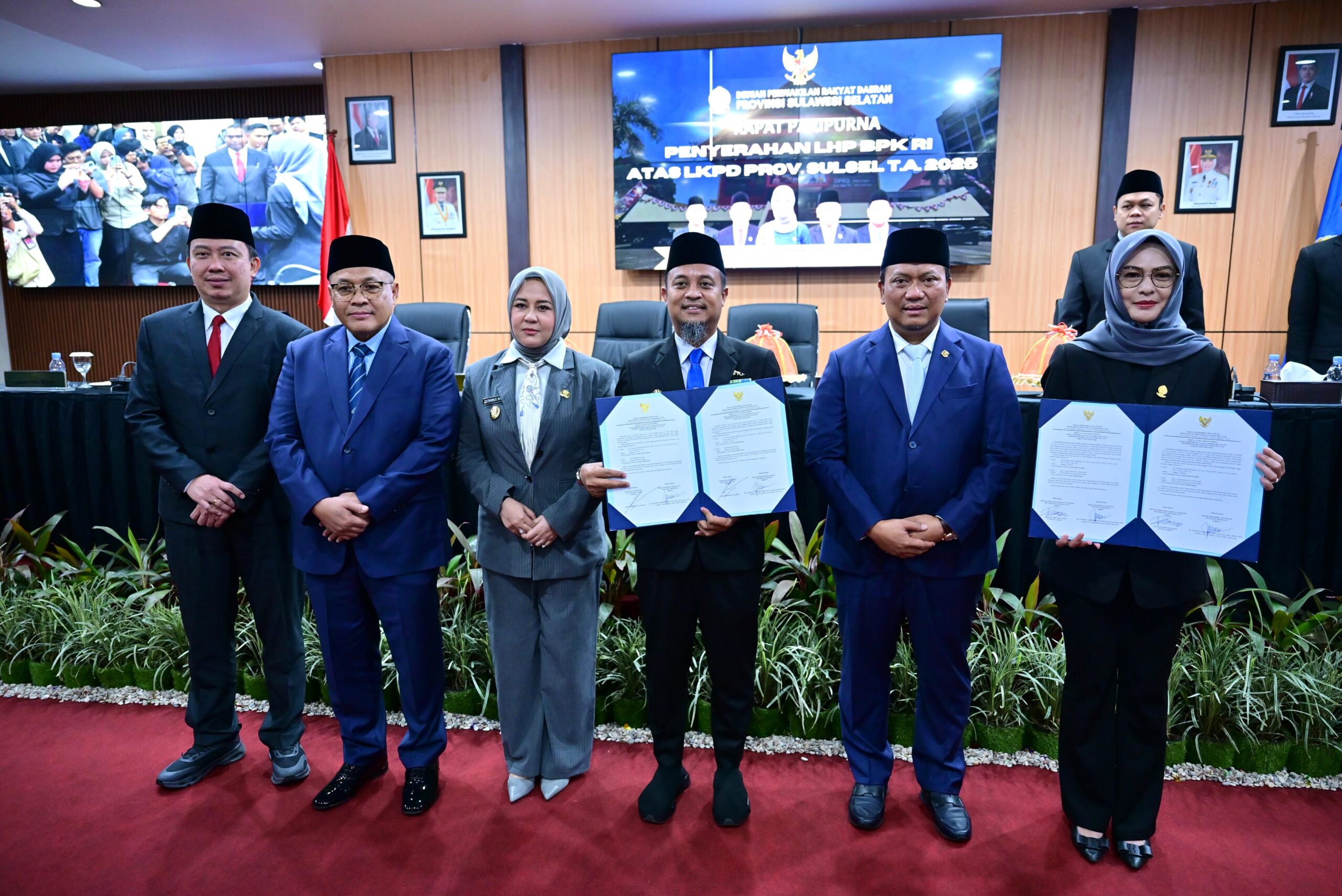 BPK Serahkan LHP LKPD TA 2025 ke Pemprov Sulsel, Soroti Utang Beban Rp705 Miliar