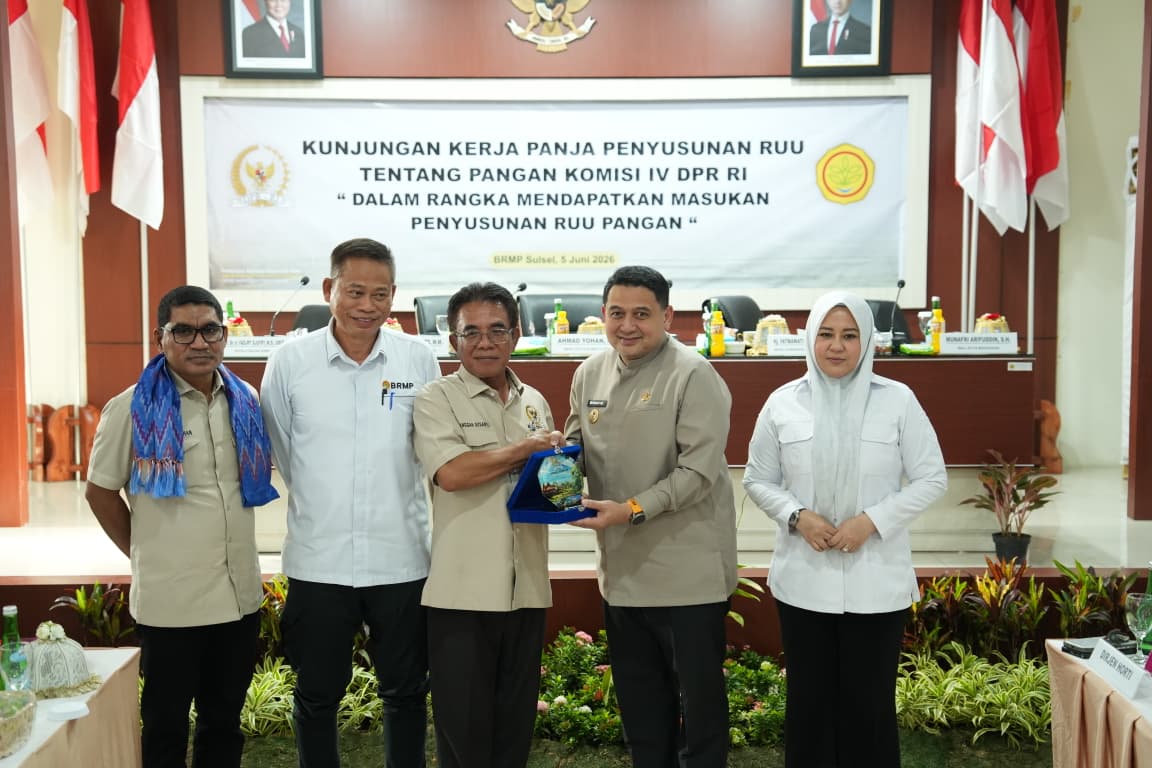 Munafri Paparkan Solusi Smart Greenhouse Hadapi Krisis Iklim di Hadapan DPR RI
