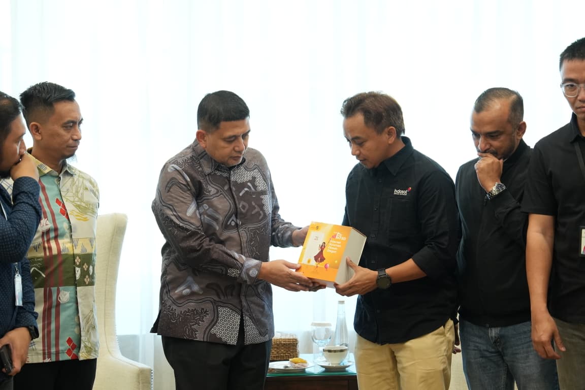 Pemkot Makassar dan Indosat Jajaki Kerja Sama Digitalisasi Berbasis AI dan IoT