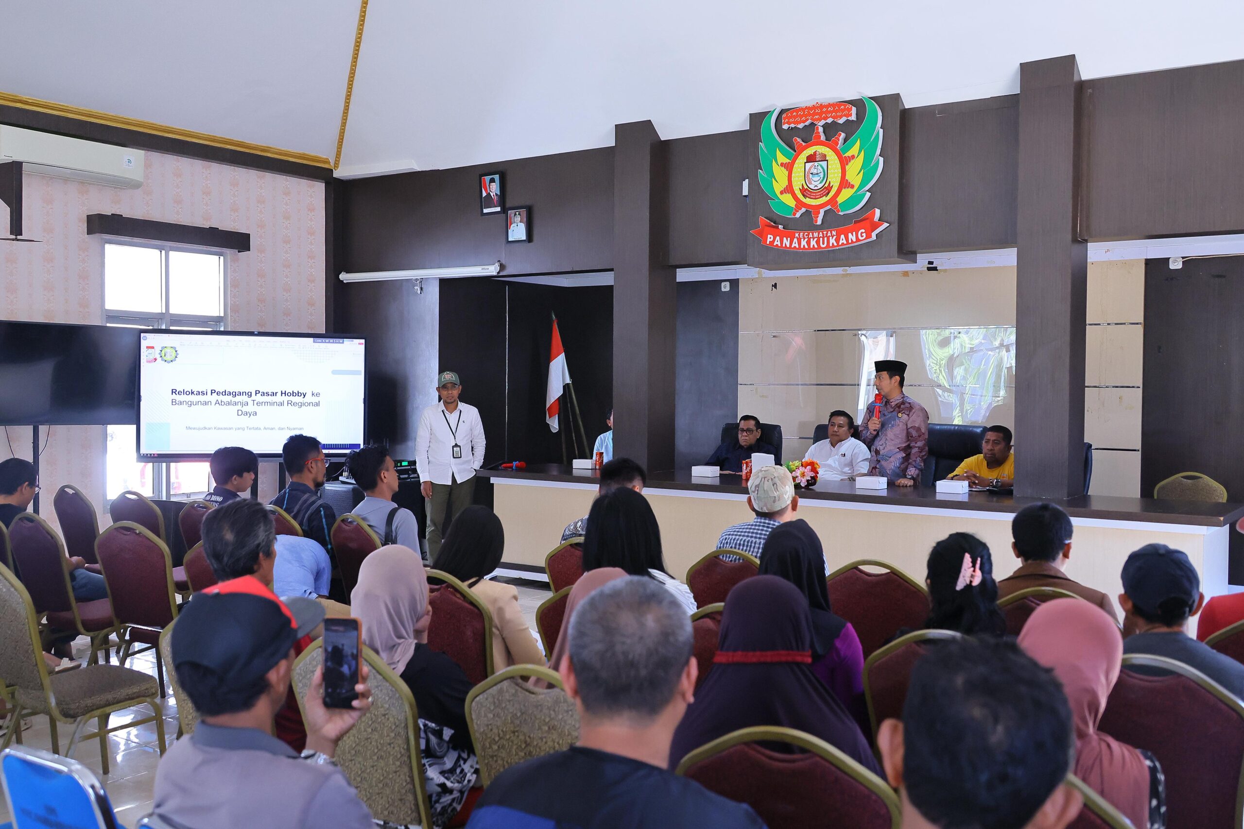 Pemkot Makassar Berikan Solusi, Pedagang Pasar Hobi Jualan di Terminal Daya dan Pasar Sawah