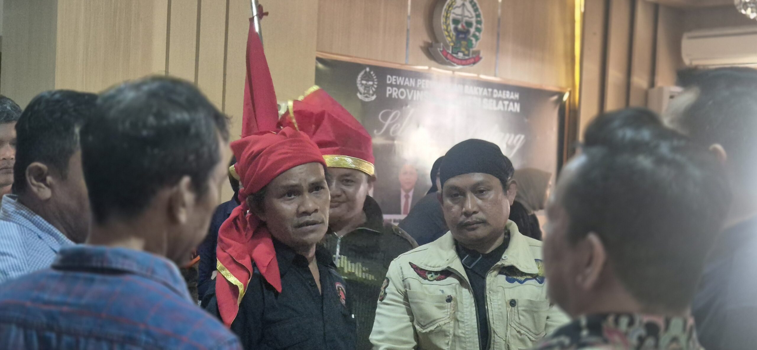 Tuntut Pansus Hak Angket PT GMTDC, Komite Adat Peduli Tanah Ulayat Geruduk DPRD Sulsel