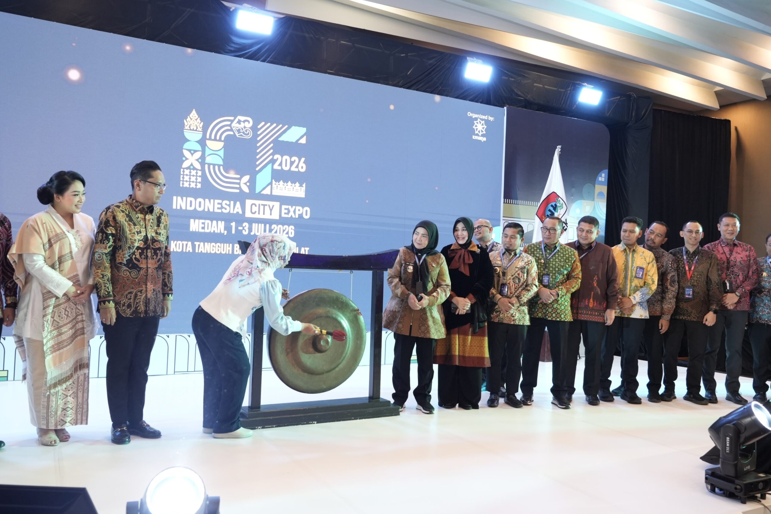 Pamerkan Replika Pinisi dan Inovasi AI, Pemkot Makassar Unjuk Gigi di Indonesia City Expo APEKSI 2026