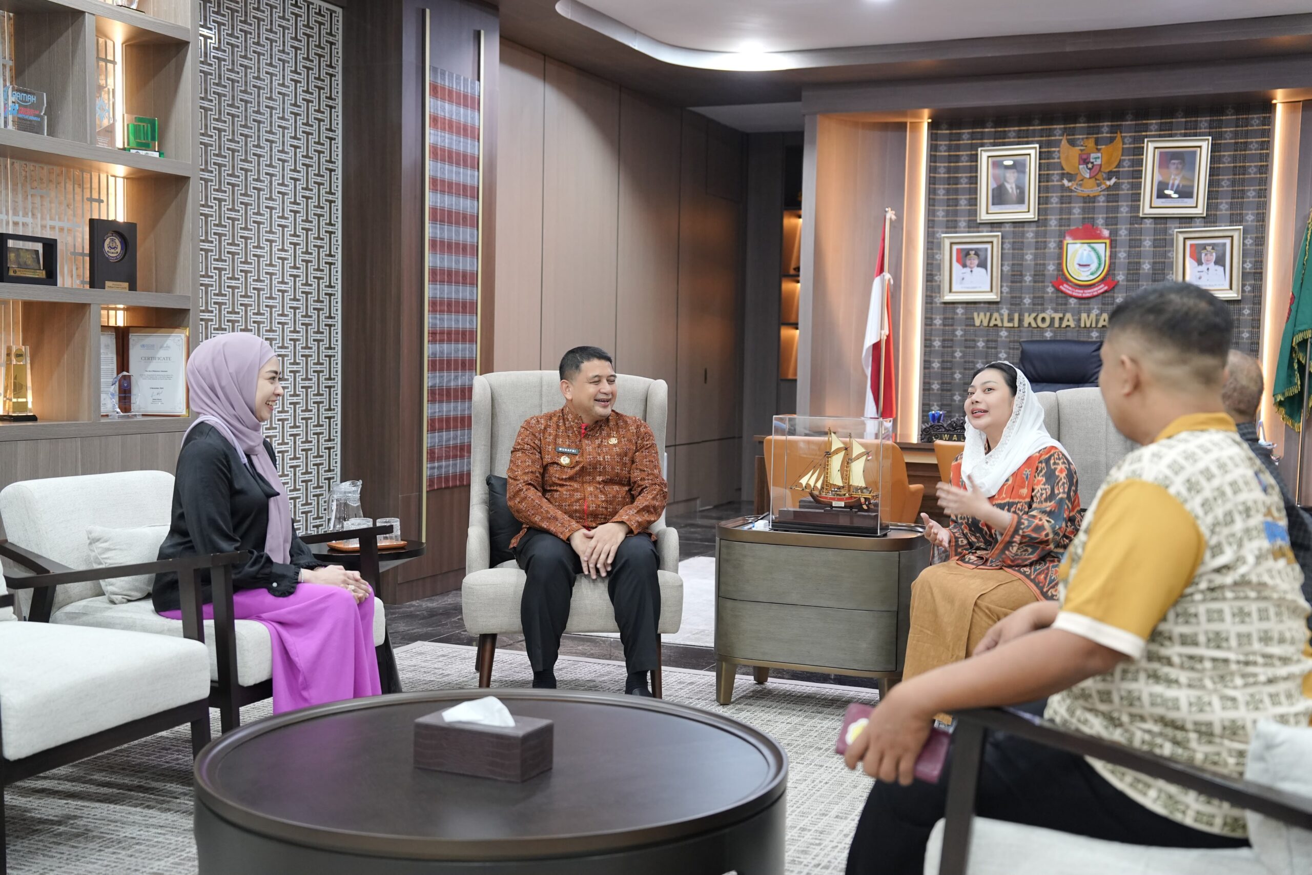 Kunjungi Balai Kota Makassar, Bupati Brebes Kepincut Program Makassar Creative Hub