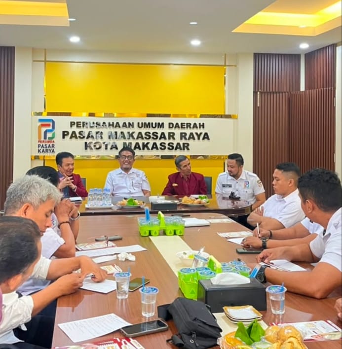 Bentuk Apresiasi Pedagang Pasar Tradisional Makassar, Perumda Pasar dan IBK Nitro Beri Akses Kuliah Murah