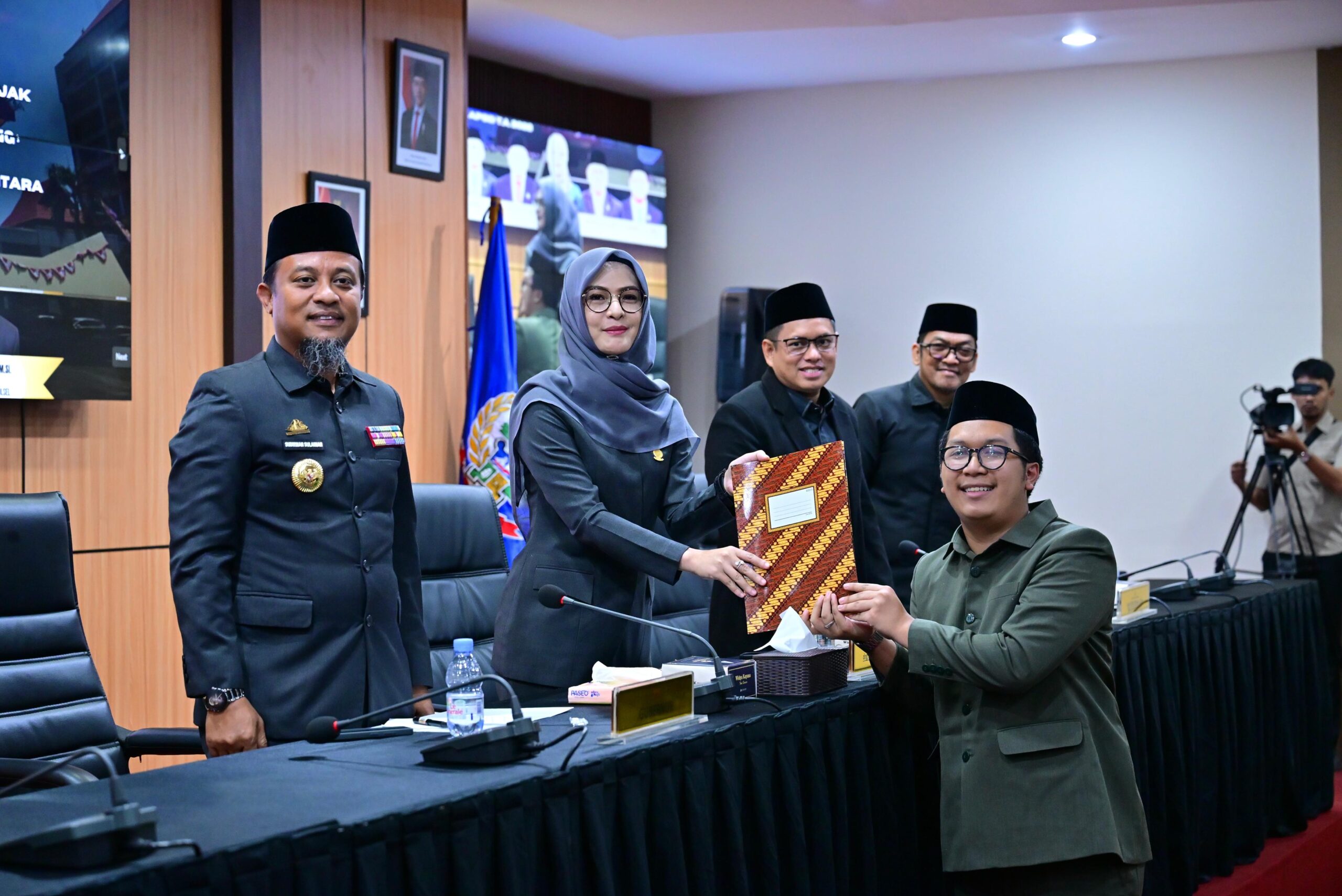 DPRD Sulsel Skors Paripurna Ranperda Pajak dan Retribusi, Kenaikan BBNKB-PBBKB Menuai Penolakan Fraksi