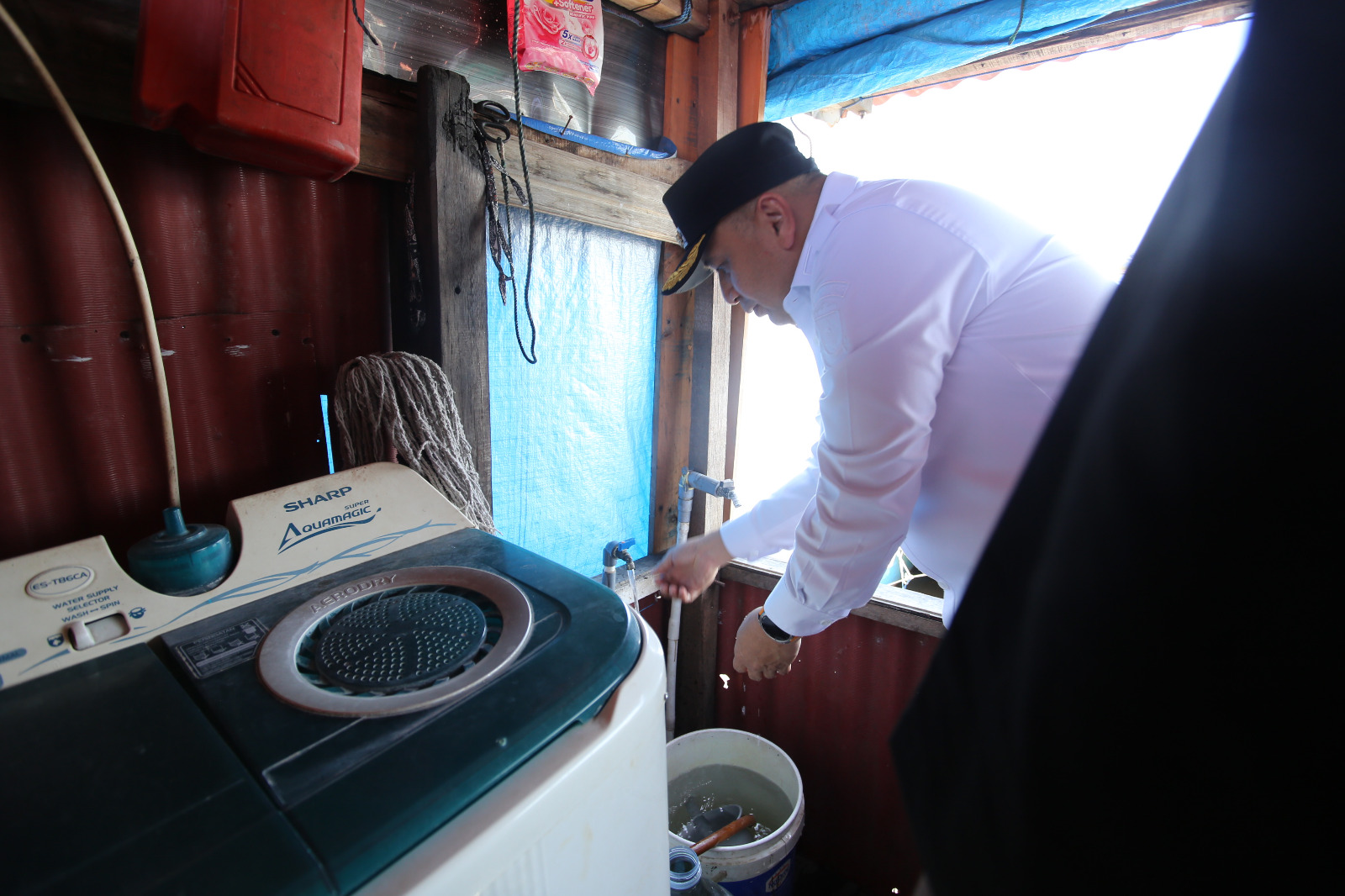 Pastikan Akses Air Bersih Warga, Appi Tinjau Fasilitas SPAM 180 Meter di Ujung Tanah
