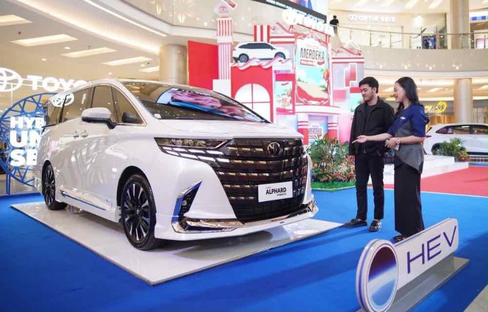 Rayakan Kemerdekaan Berburu Mobil Impian: Kalla Toyota Gelar “Toyota Merdeka” di TSM Makassar