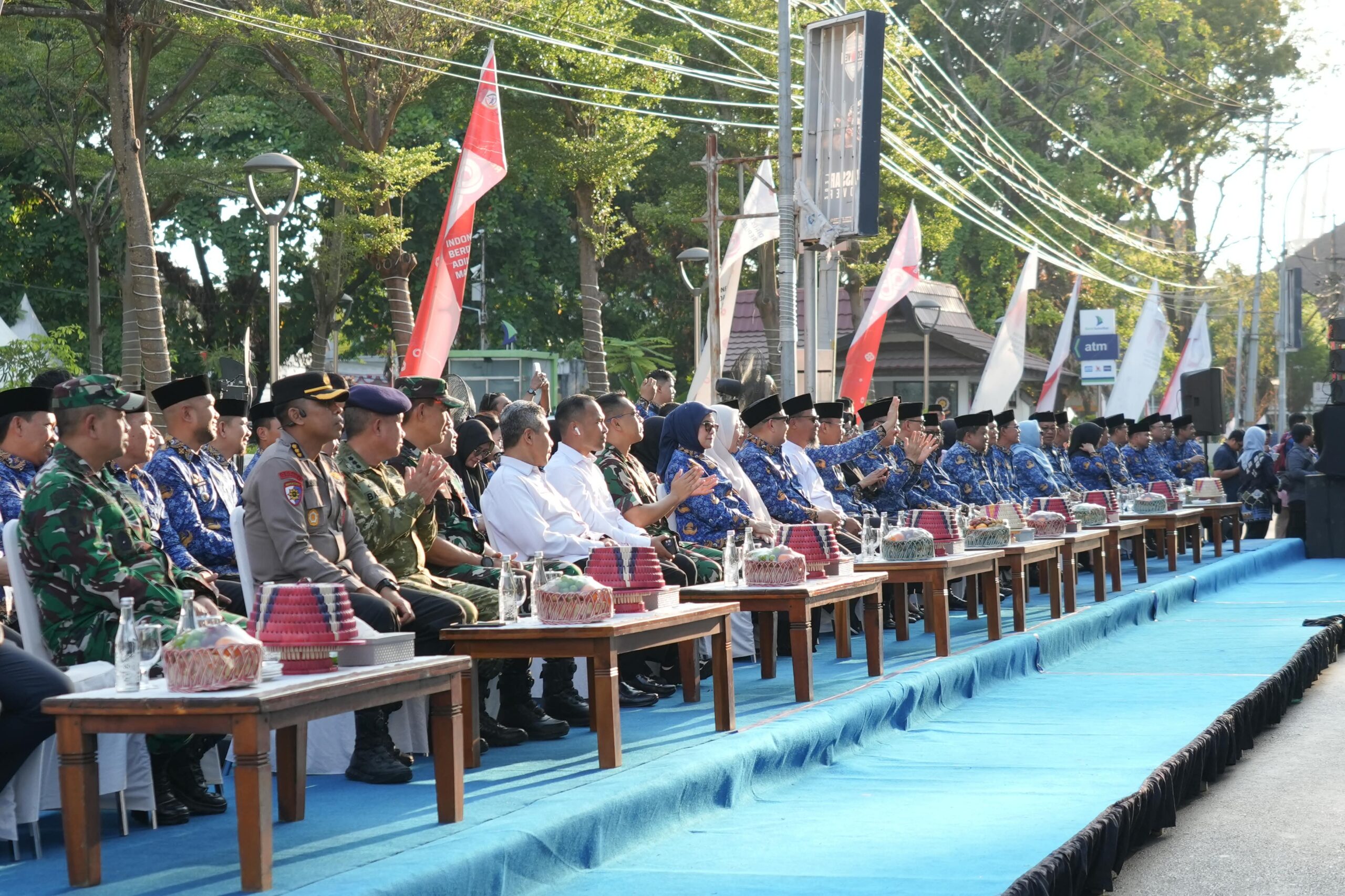 Ribuan ASN Memadati Makassar, Defile MTQ VIII KORPRI Resmi Dilepas di Balai Kota