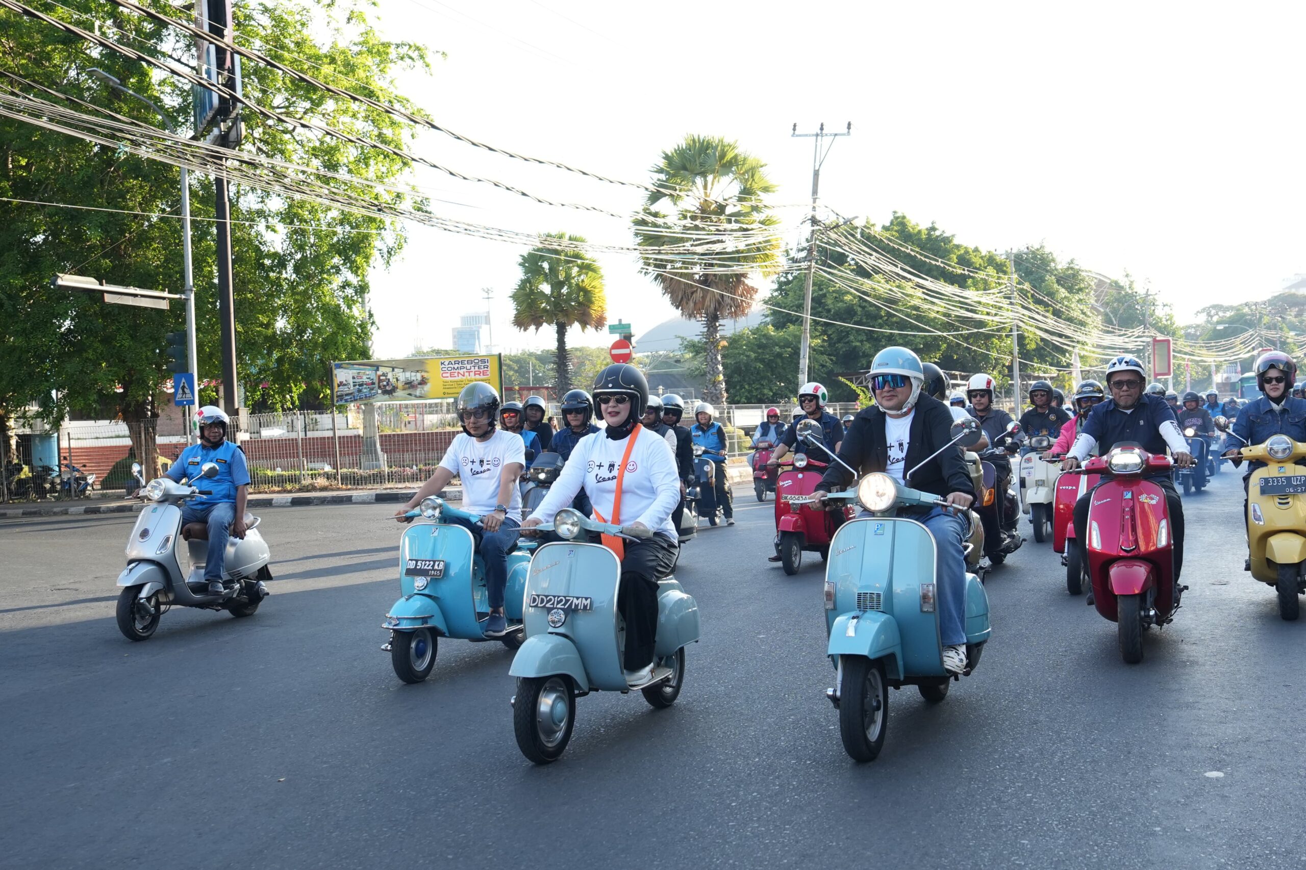 Kepala BKN-Wagub Sulsel dan Wali Kota Makassar Riding Vespa-Tanam Tebuya di CPI